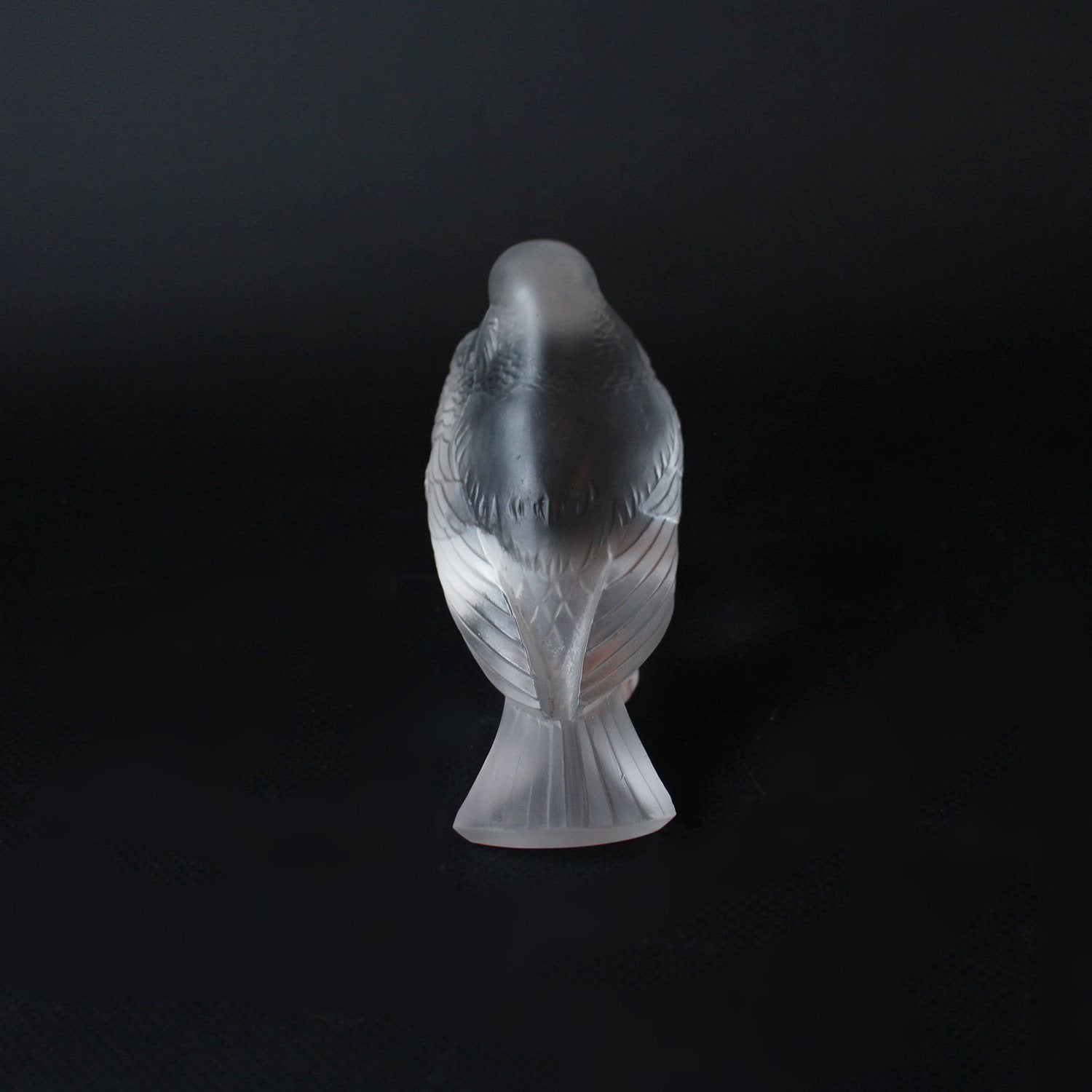 Art Deco Lalique glass bird paperweight Moineau Fier circa 1930 at Jeroen Markies