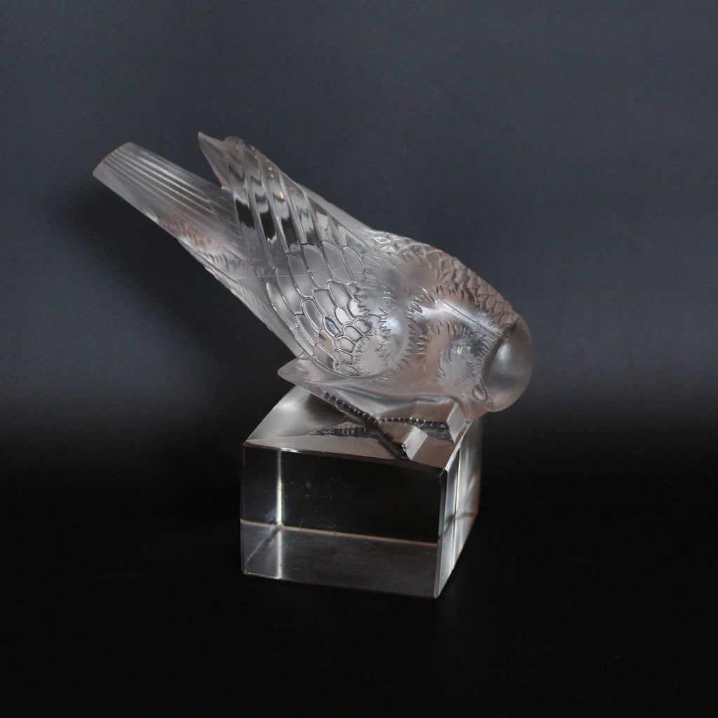 Rene Lalique Art Deco Moineau sur socle glass paperweight of a sparrow at Jeroen Markies