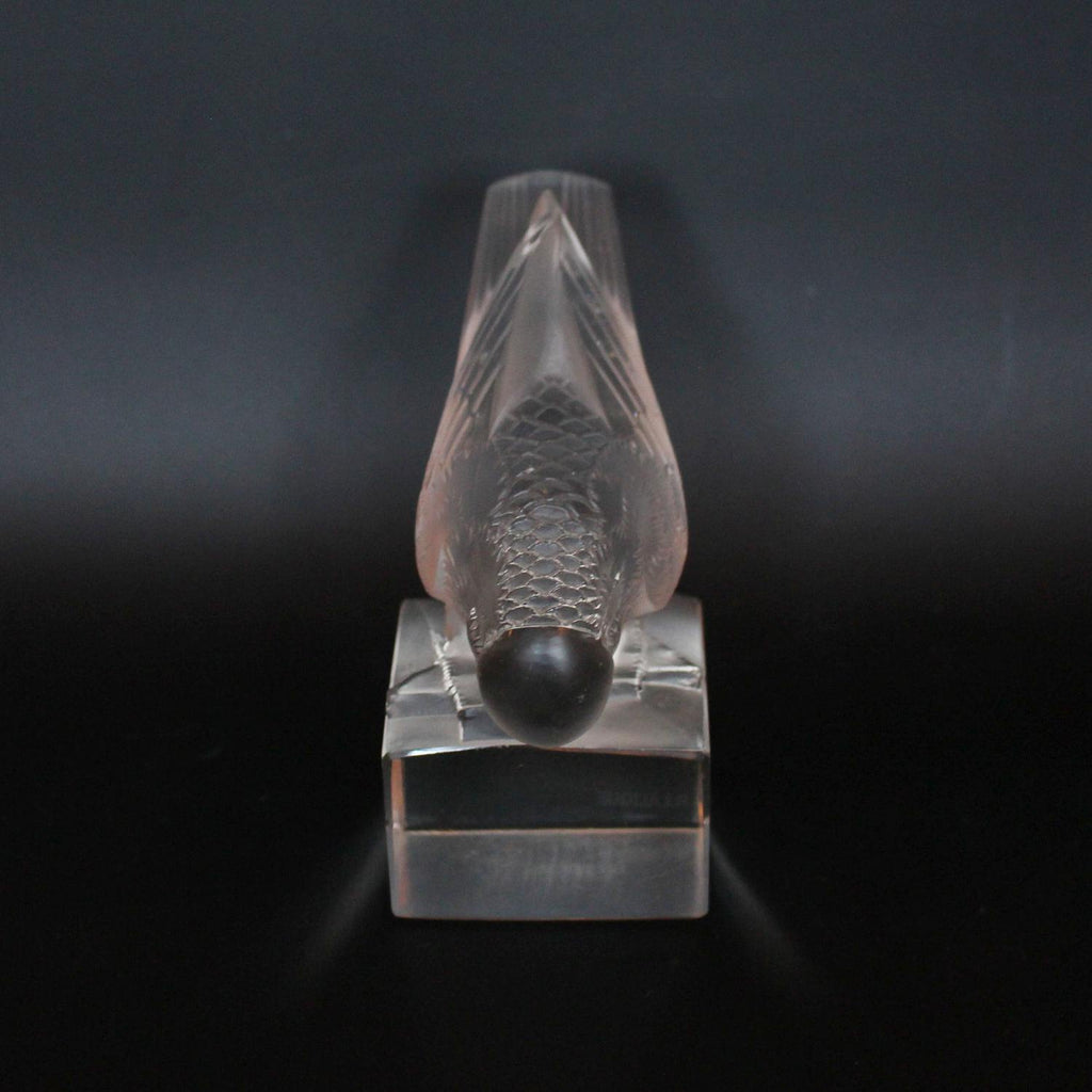 Rene Lalique Art Deco Moineau sur socle glass paperweight of a sparrow at Jeroen Markies