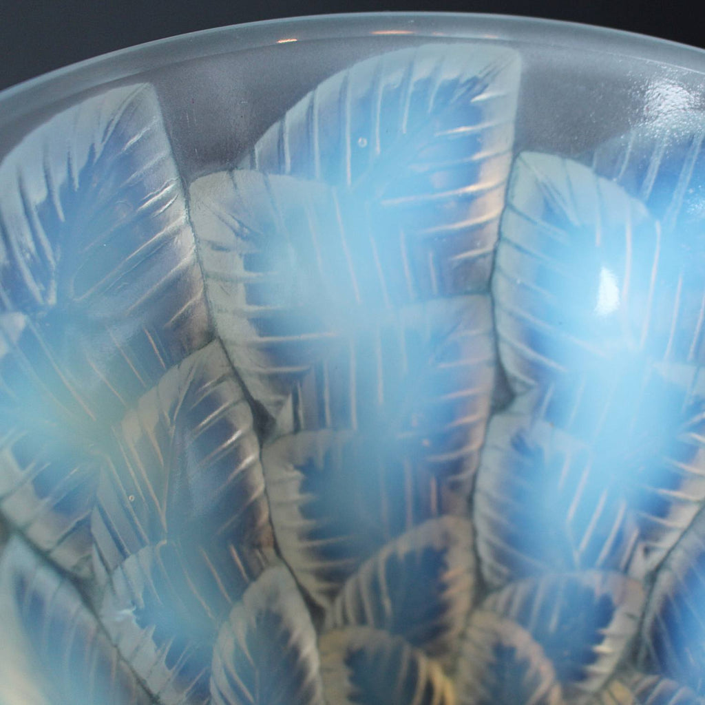 Art Deco Rene Lalique Moissac vase with geometric leaves at Jeroen Markies