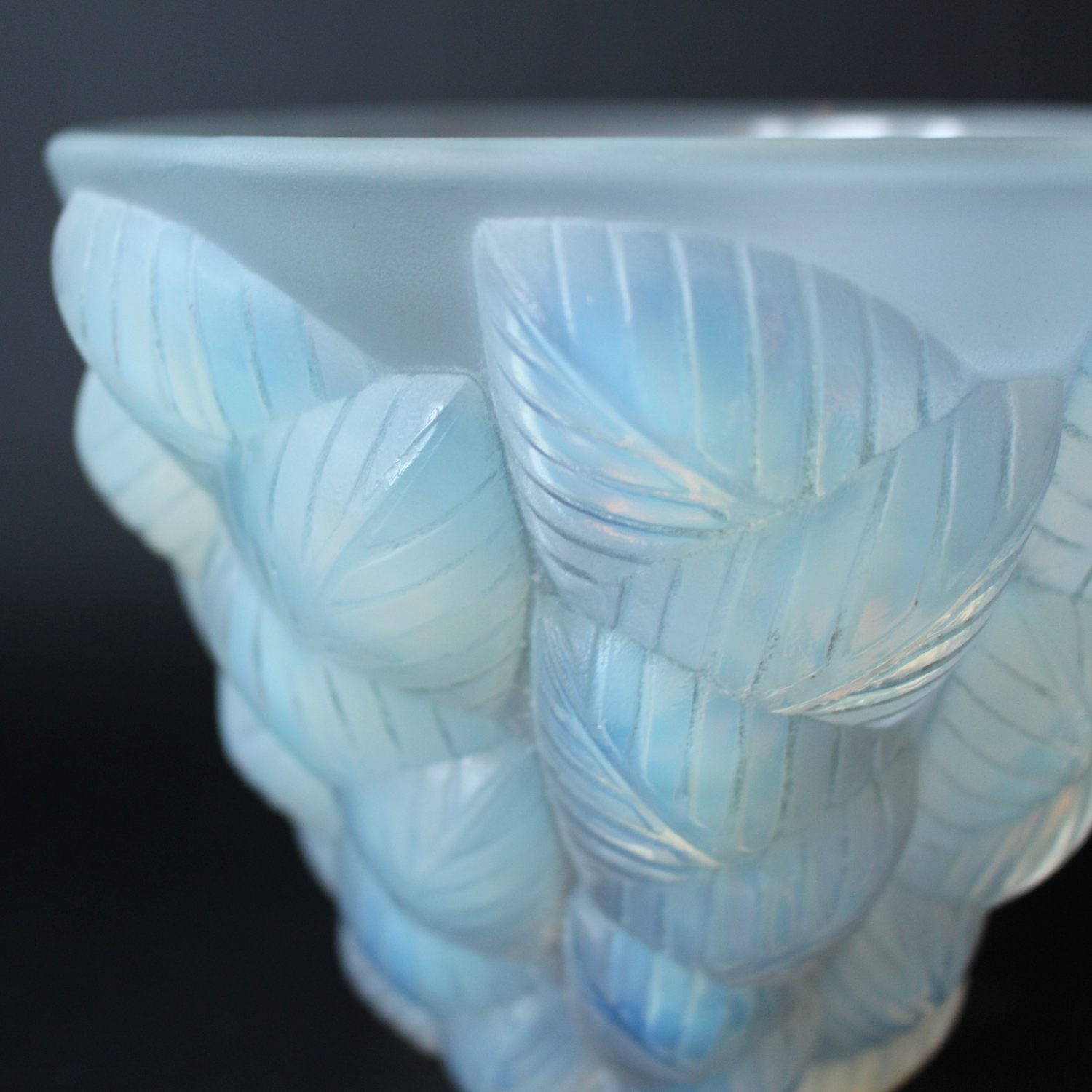 Art Deco Rene Lalique Moissac vase with geometric leaves at Jeroen Markies
