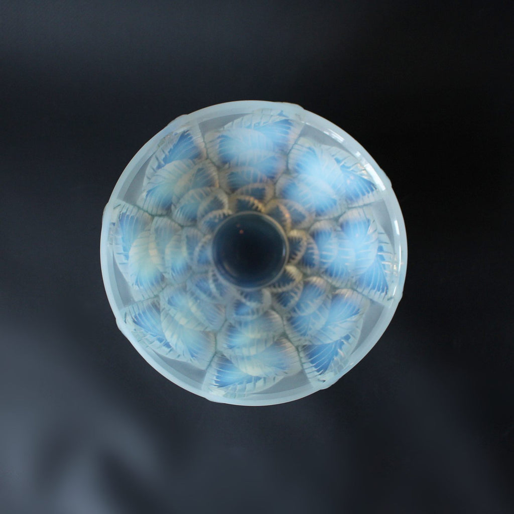 Art Deco Rene Lalique Moissac vase with geometric leaves at Jeroen Markies