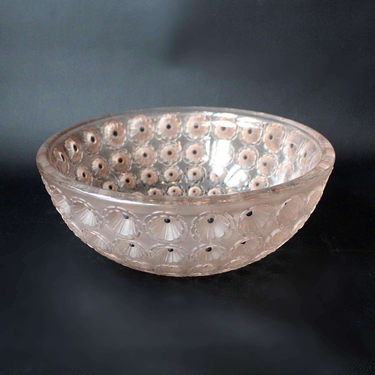 Art Deco Rene Lalique Nemours bowl circa 1930 at Jeroen Markies 