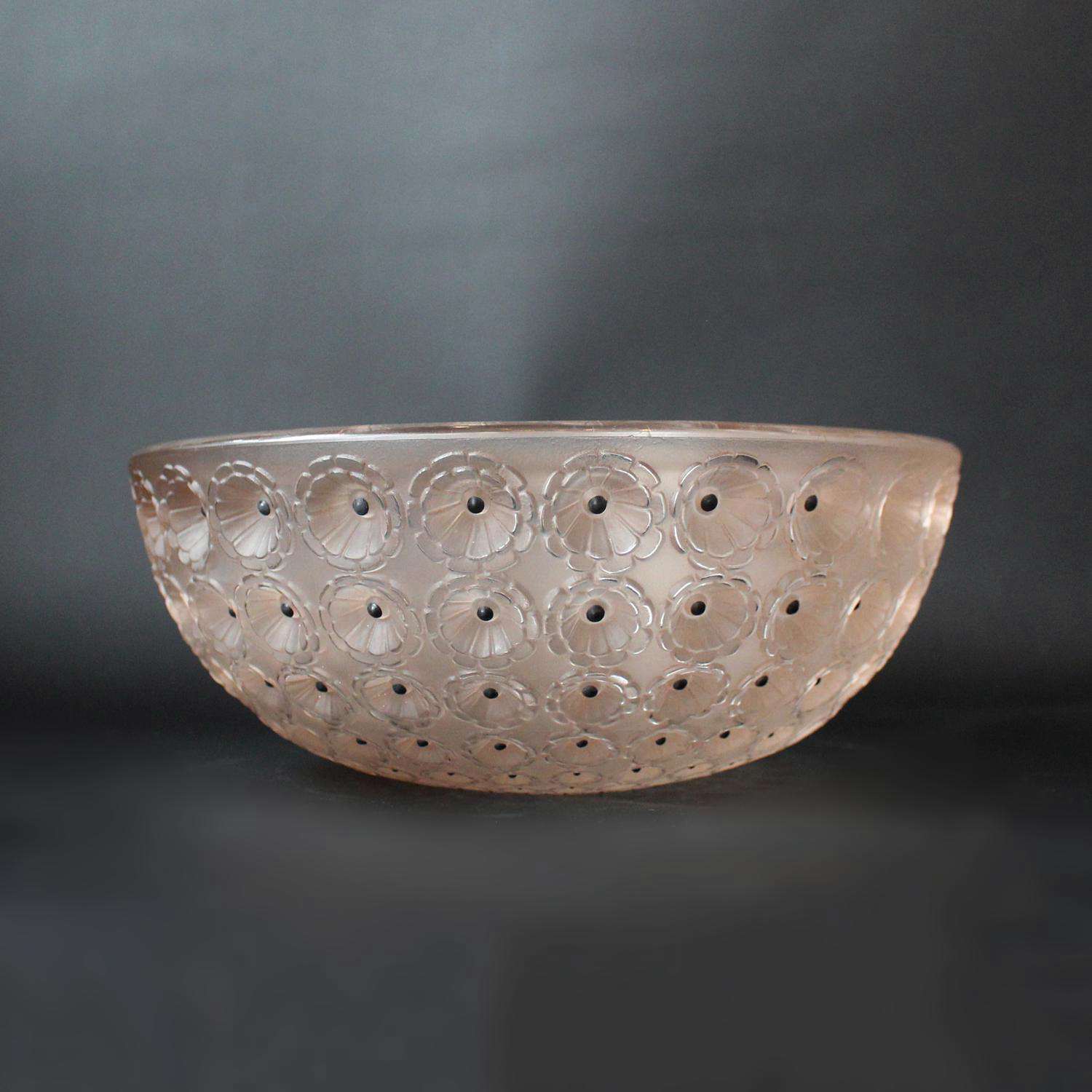 Art Deco Rene Lalique Nemours bowl circa 1930 at Jeroen Markies 