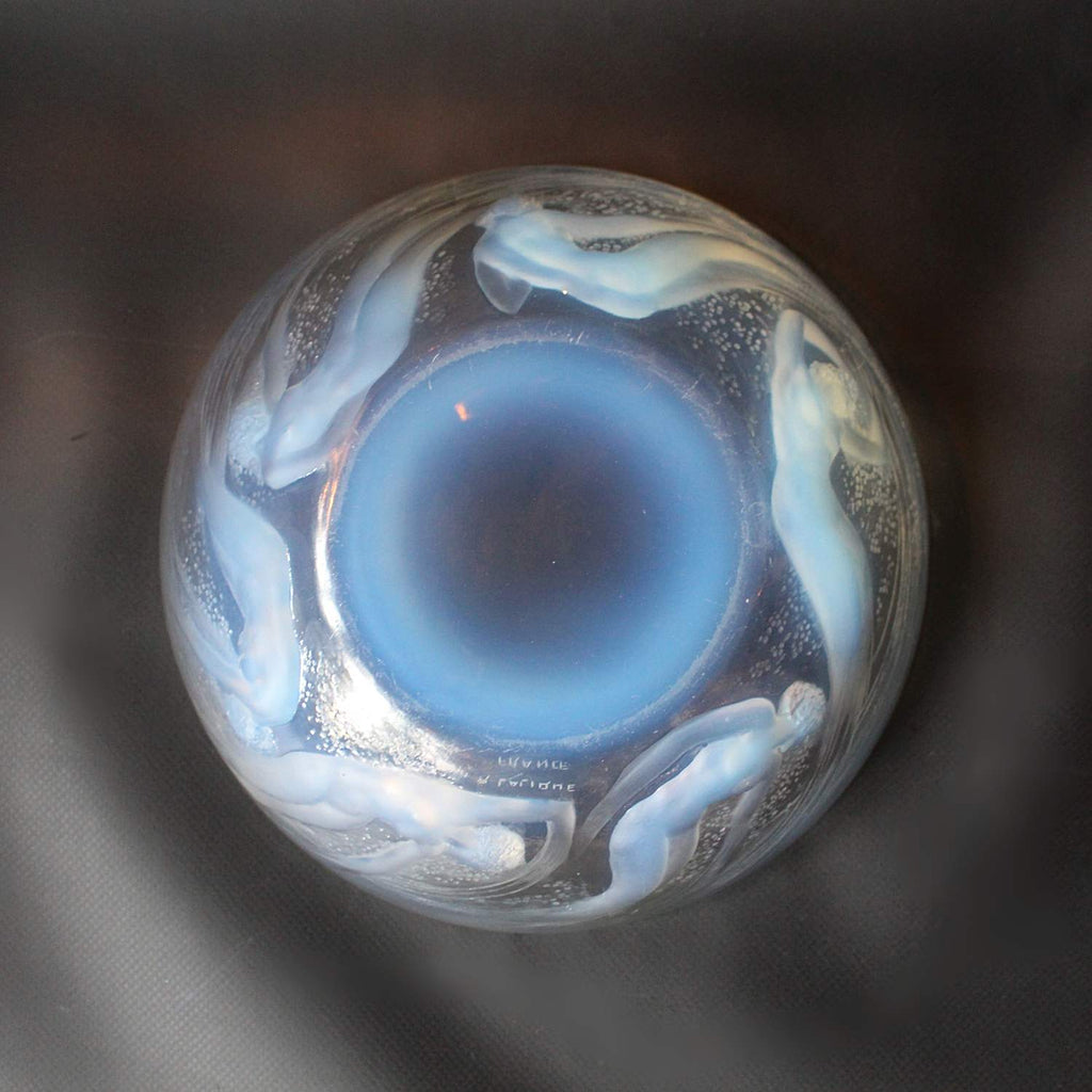 Rene Lalique Art Deco Ondines bowl decorated with mermaids at Jeroen Markies 