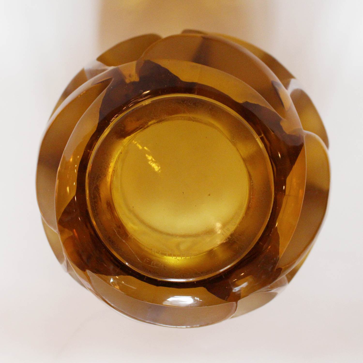 Rene Lalique Art Deco Tourbillons vase in amber glass at Jeroen Markies