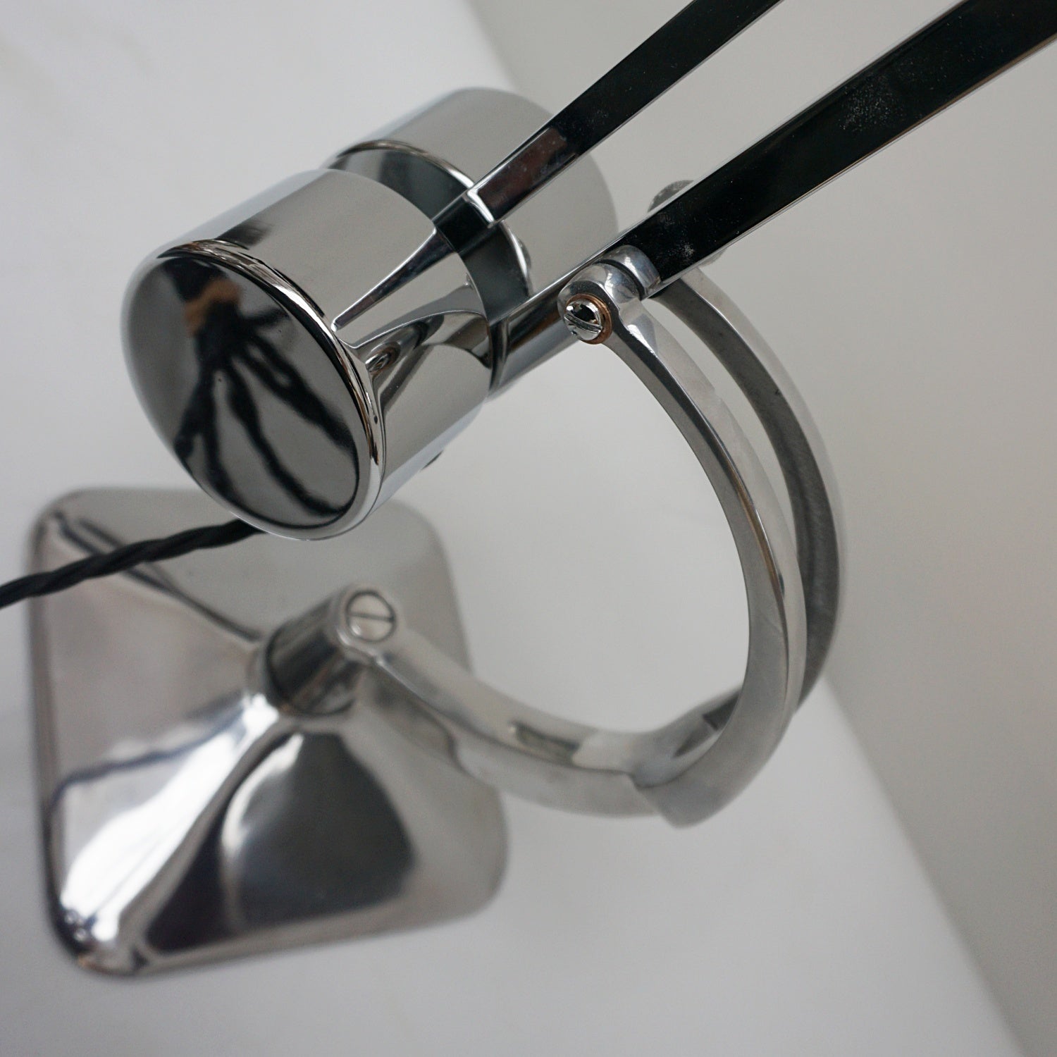 A chromed and polished metal counterpoise lamp by Hadrill & Horstmann Jeroen Markies Art Deco