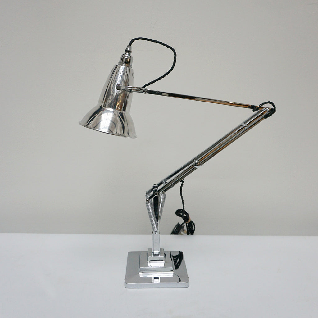 Three-spring' chromed and polished metal Anglepoise desk lamp by Herbert Terry & Sons.  Jeroen Markies Art Deco.