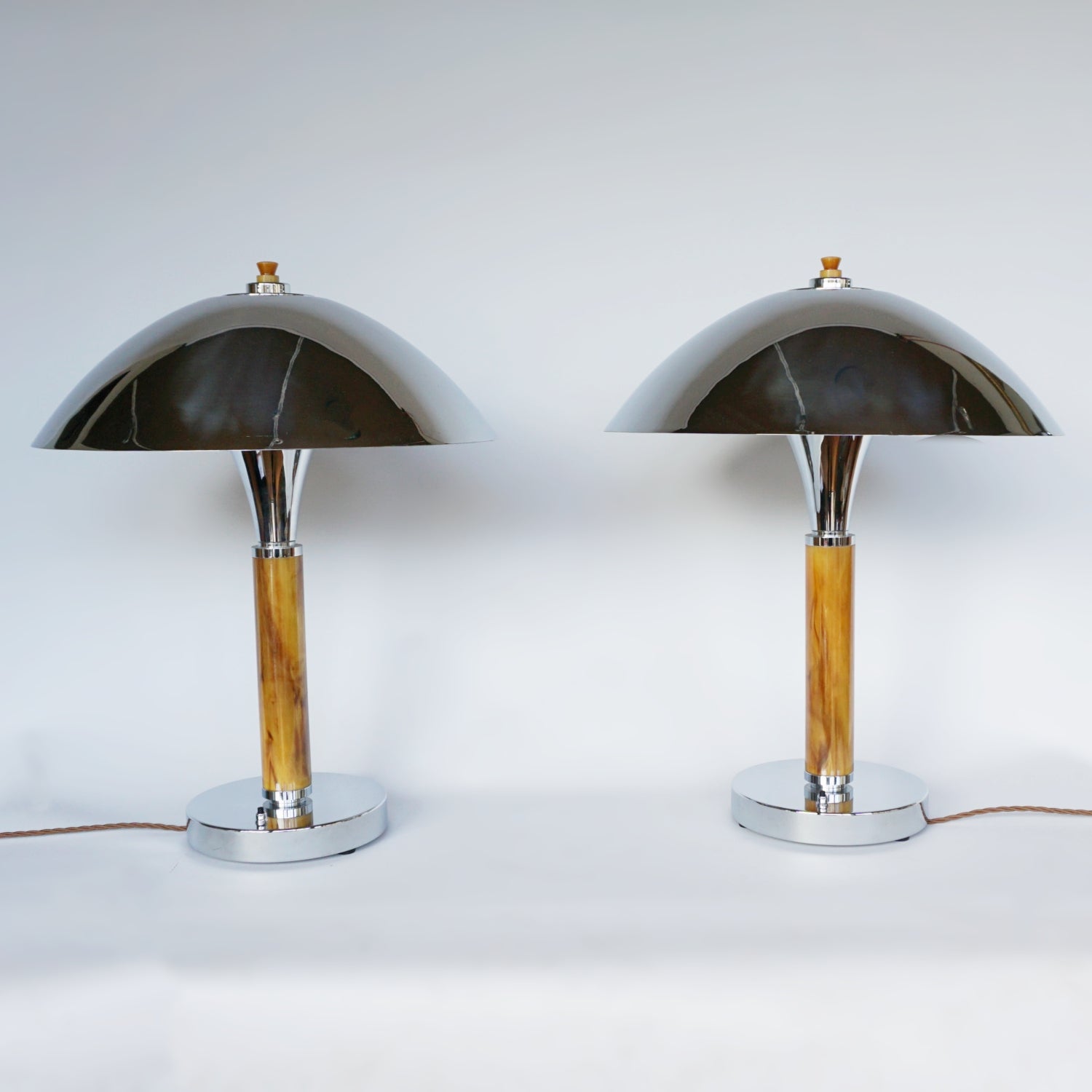 Art Deco Marbled Bakelite and Chromed Metal Table Lamos - Jereon Markies Art Deco 