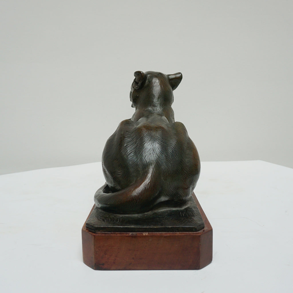 VIntage Art Deco Bronze Sculpture of a Lioness with two cubs - Jeroen Markies Art Deco