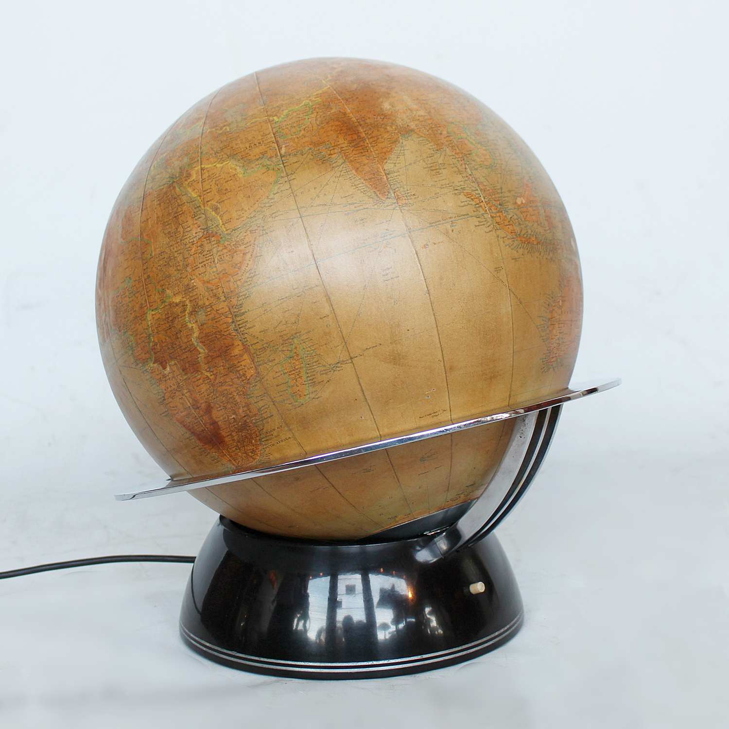 Lucas Art Deco Globe table lamp circa 1935 at Jeroen Markies