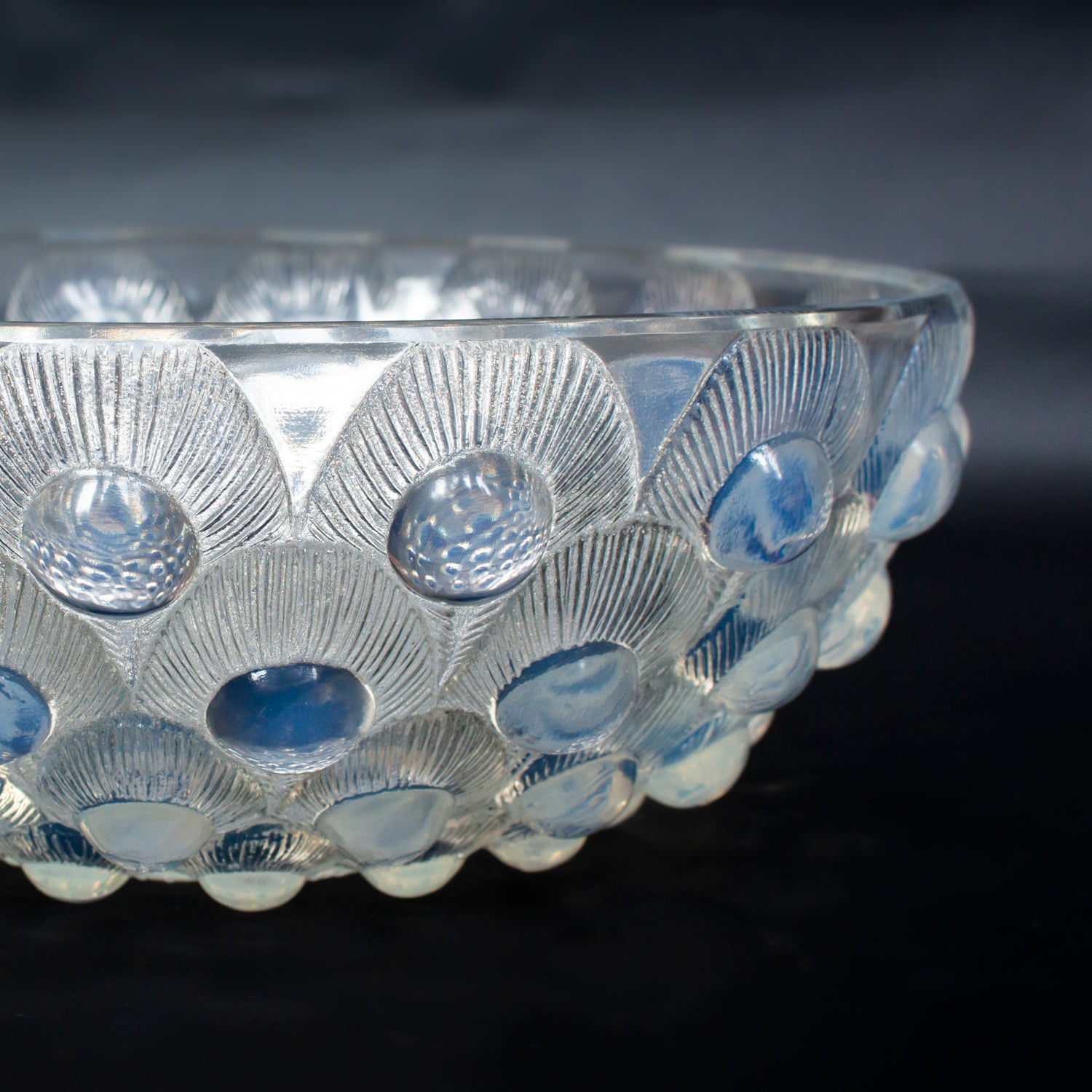 Plumes de Paon - Art Deco Glass Bowl - Rene Lalique Glass - Jeroen Markies Art Deco 