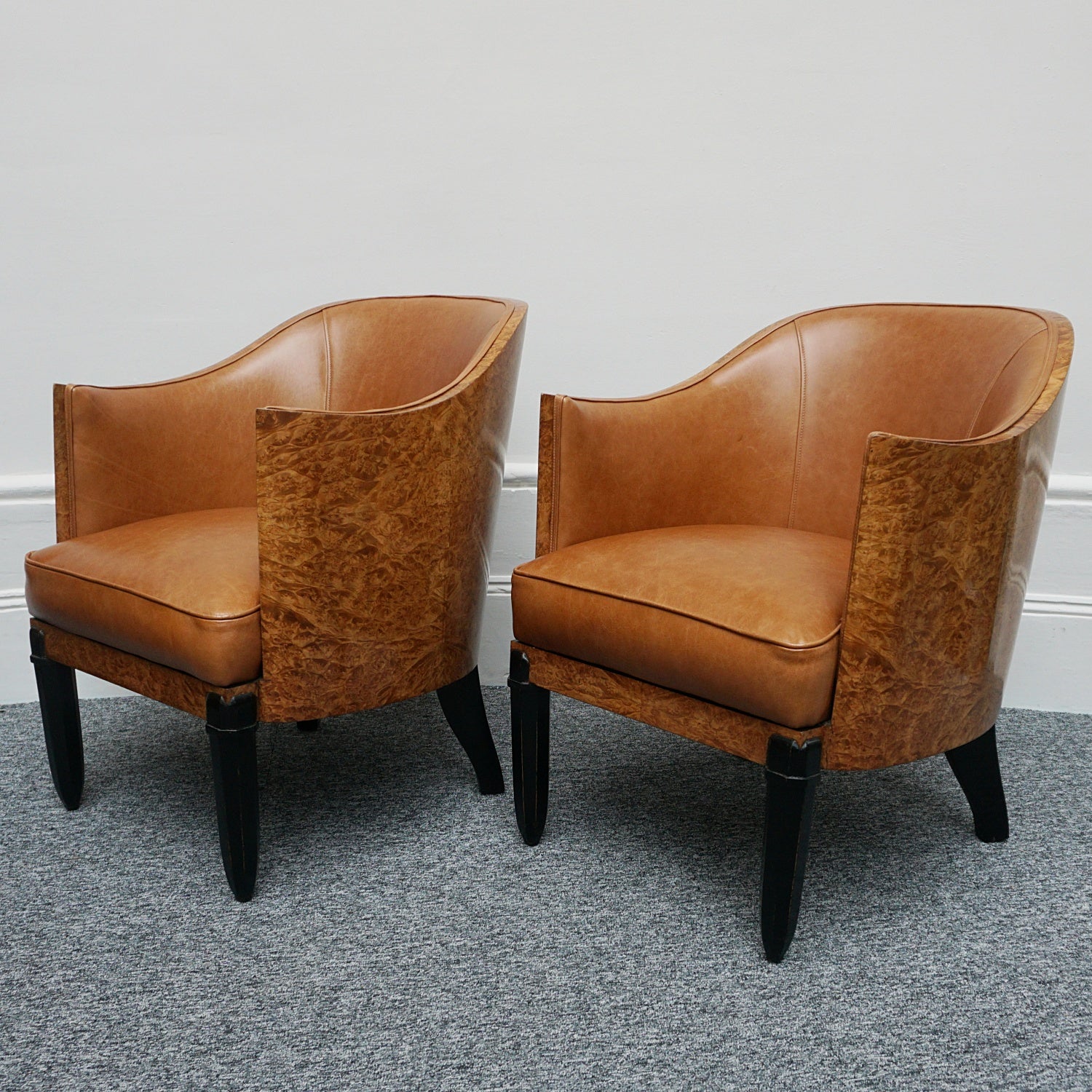 Original Vintage Art Deco Club Armchairs in Brown leather and walnut - Jeroen Markies Art Deco 