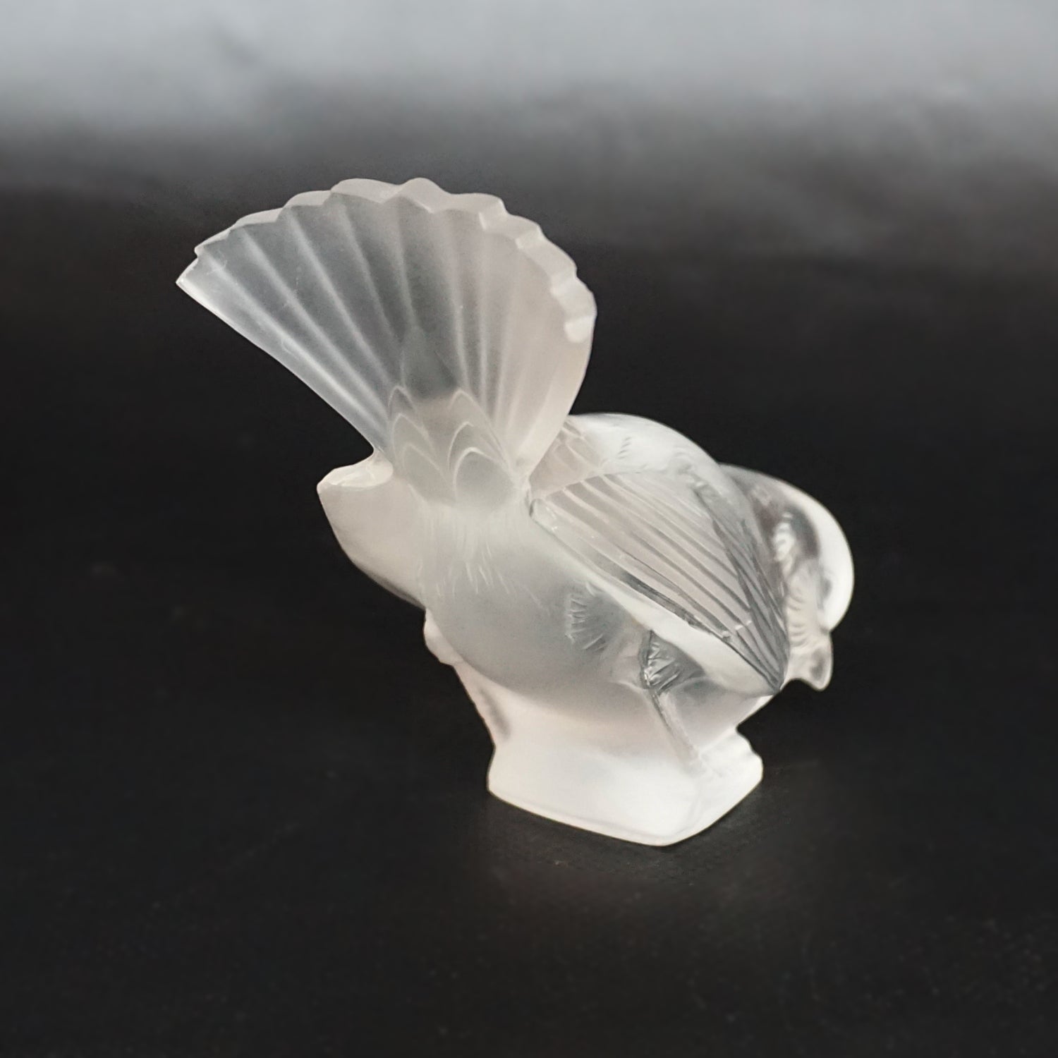 Art Deco Glass Paperweight 'Moineau Hardie' by René Lalique Glass - Jeroen Markies Art Deco