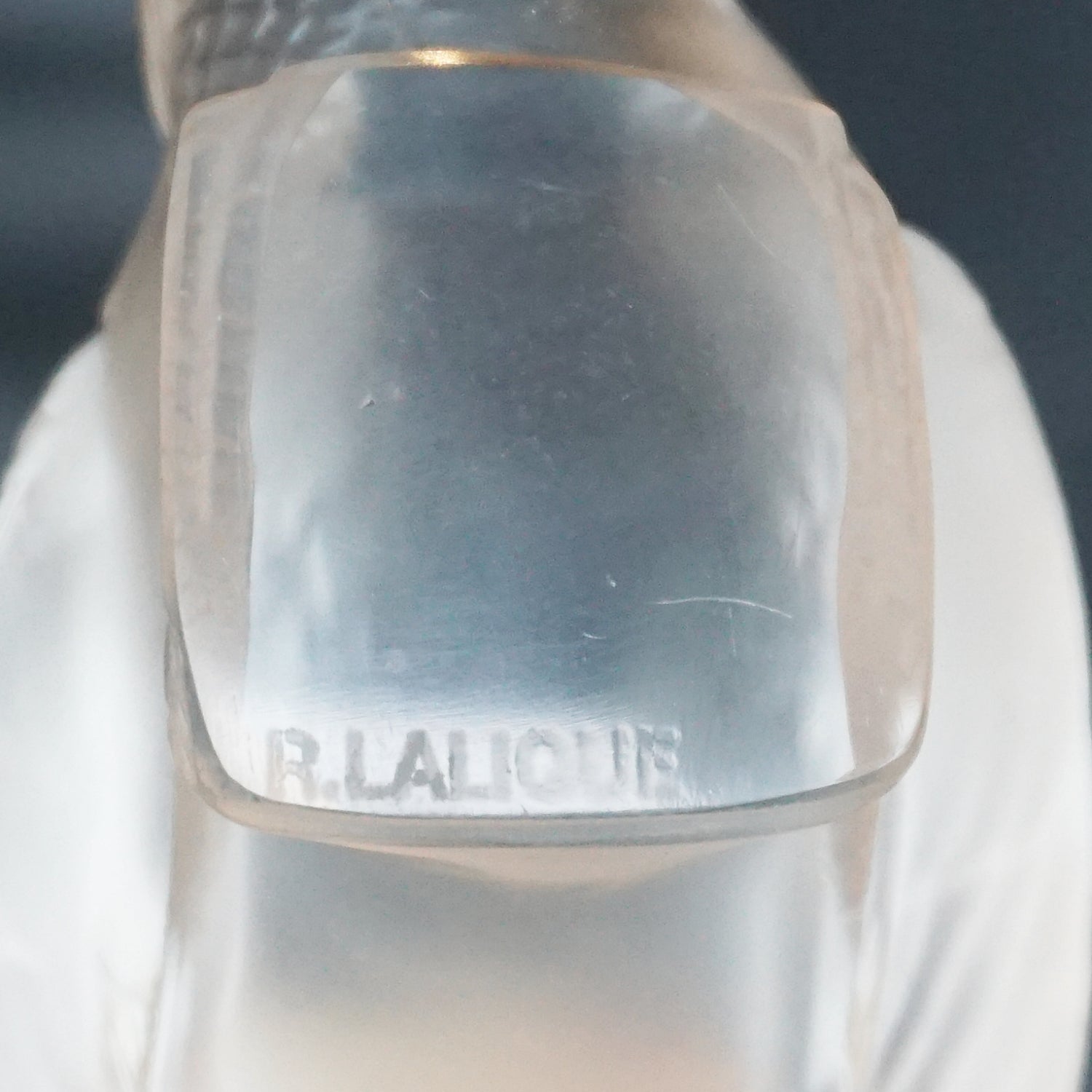 Art Deco Glass Paperweight 'Moineau Hardie' by René Lalique Glass - Jeroen Markies Art Deco