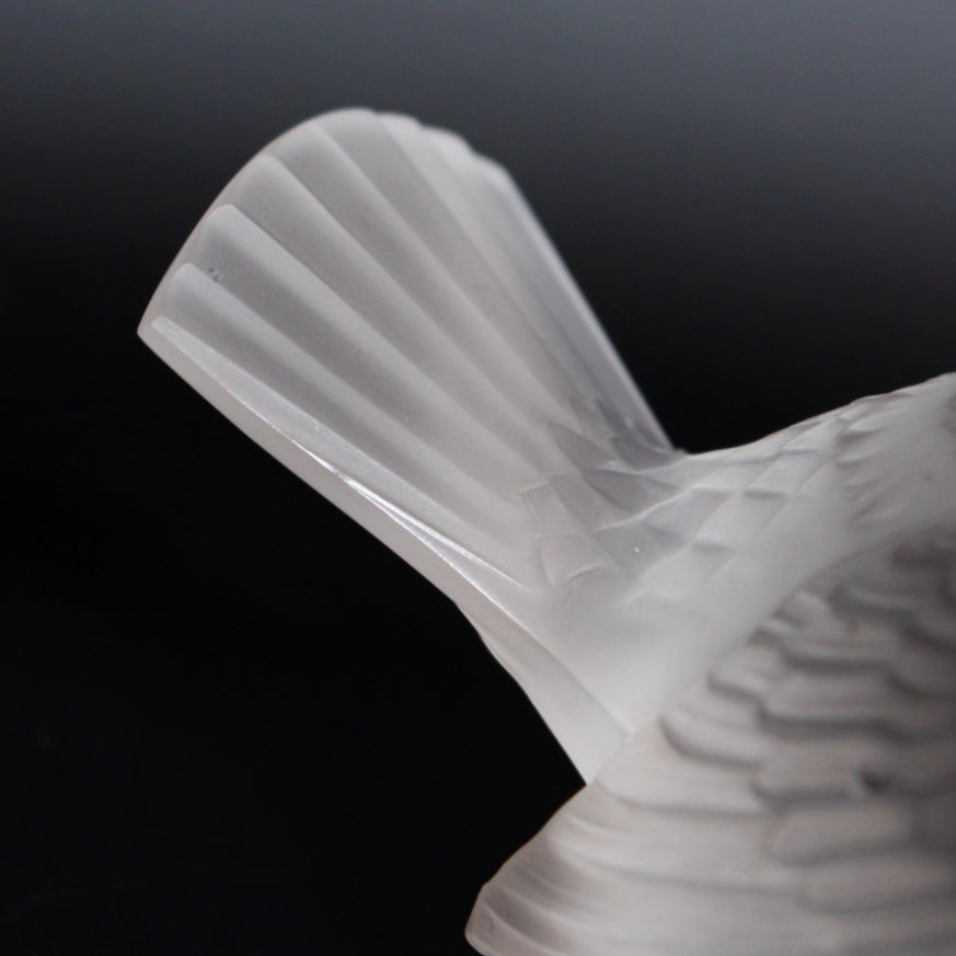 Moineau Moqueur Glass Paperweight at Jeroen Markies