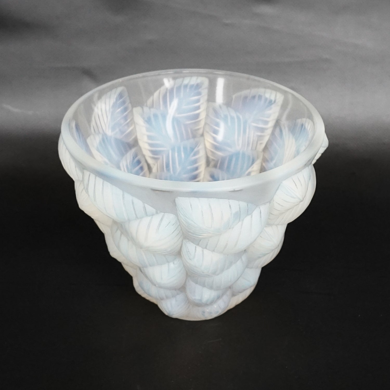 Lalique - Moissac Art Deco Glass Vase - Rene Lalique Glass - Jeroen Markies Art Deco