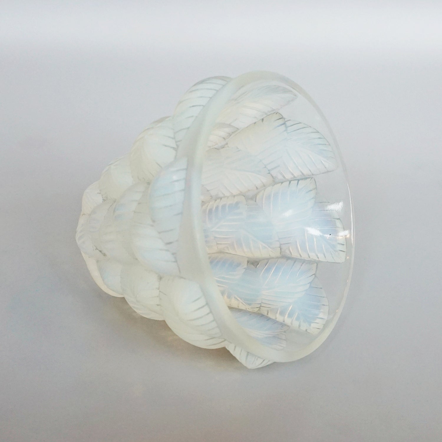 Lalique - Moissac Art Deco Glass Vase - Rene Lalique Glass - Jeroen Markies Art Deco