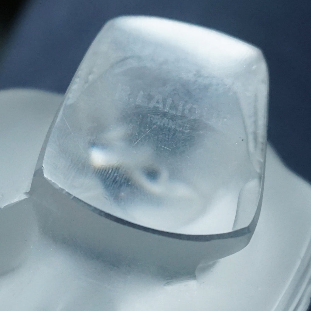 Moineau Moqueur - René Lalique Glass - Lalique Paperweight - Jeroen Markies Art Deco Furniture