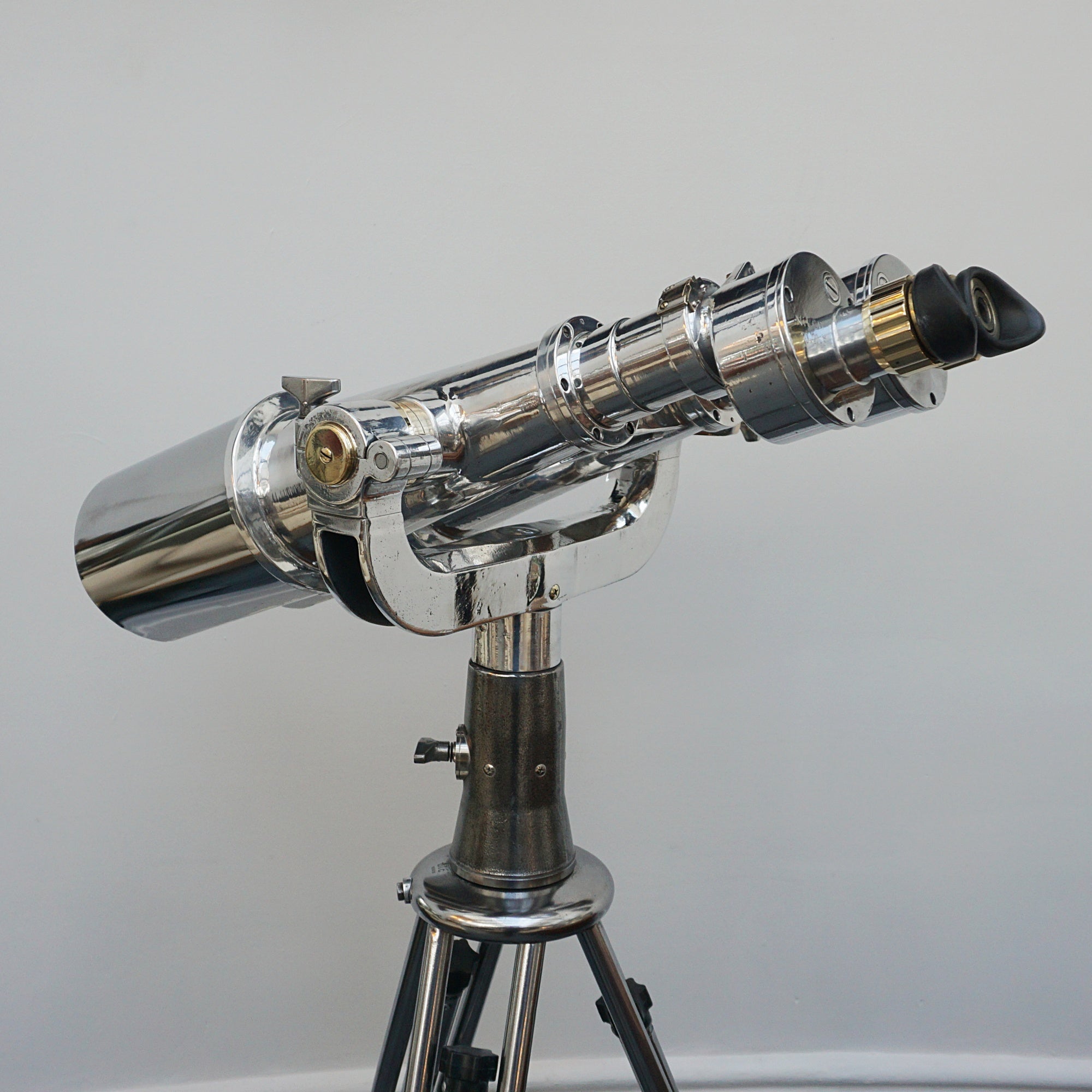Vintage WW11 Naval/Marine Binoculars on chromed metal tripod - Jeroen Markies Art Deco