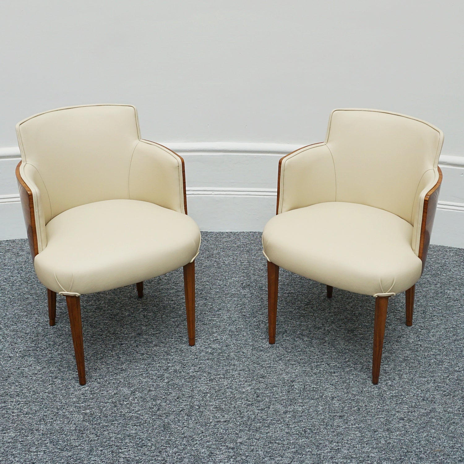 A Pair of Art Deco Side Chairs Walnut and Cream Leather Art Deco - Jeroen Markies Art Deco