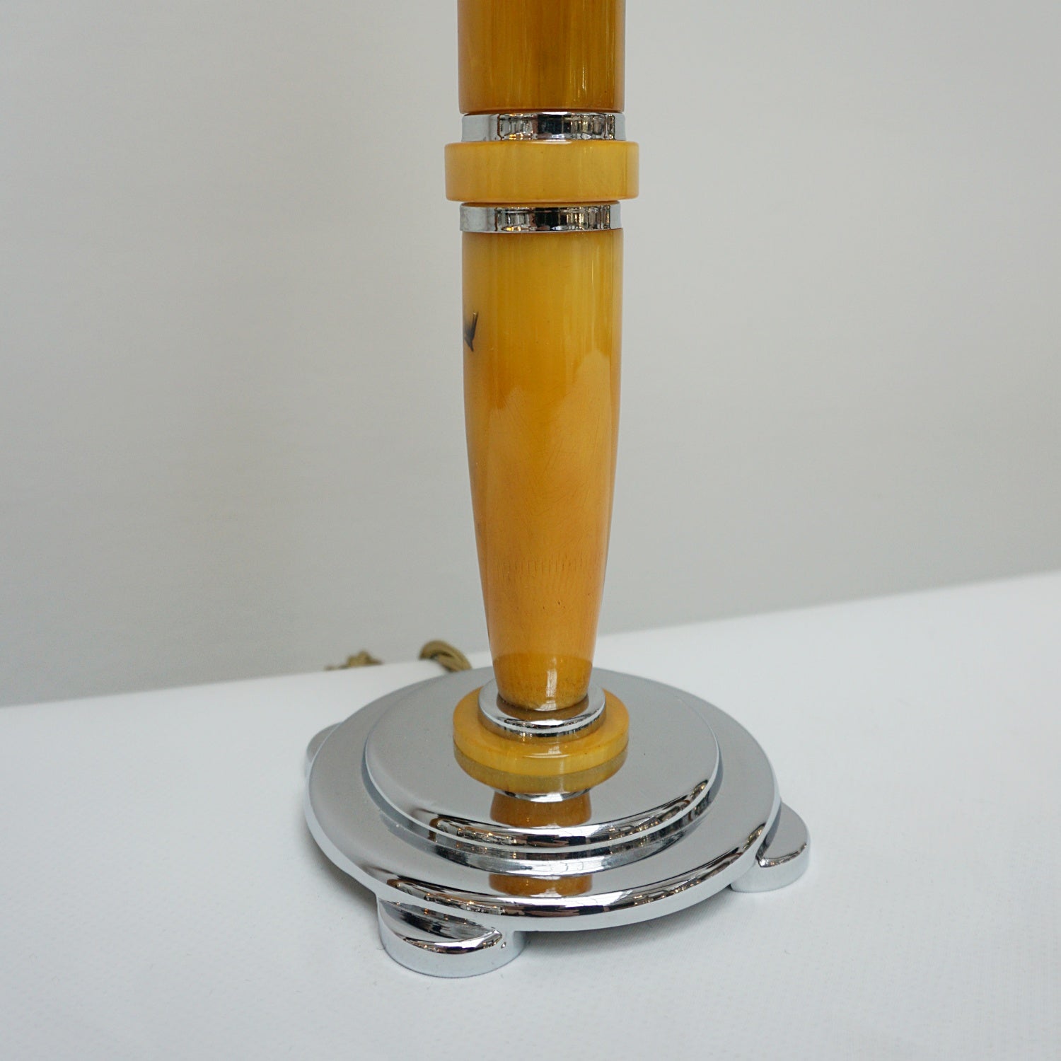 Table Lamps - Marbled Amber Bakelite Stem - Bevelled White Glass Shade - Jeroen Markies Art Deco