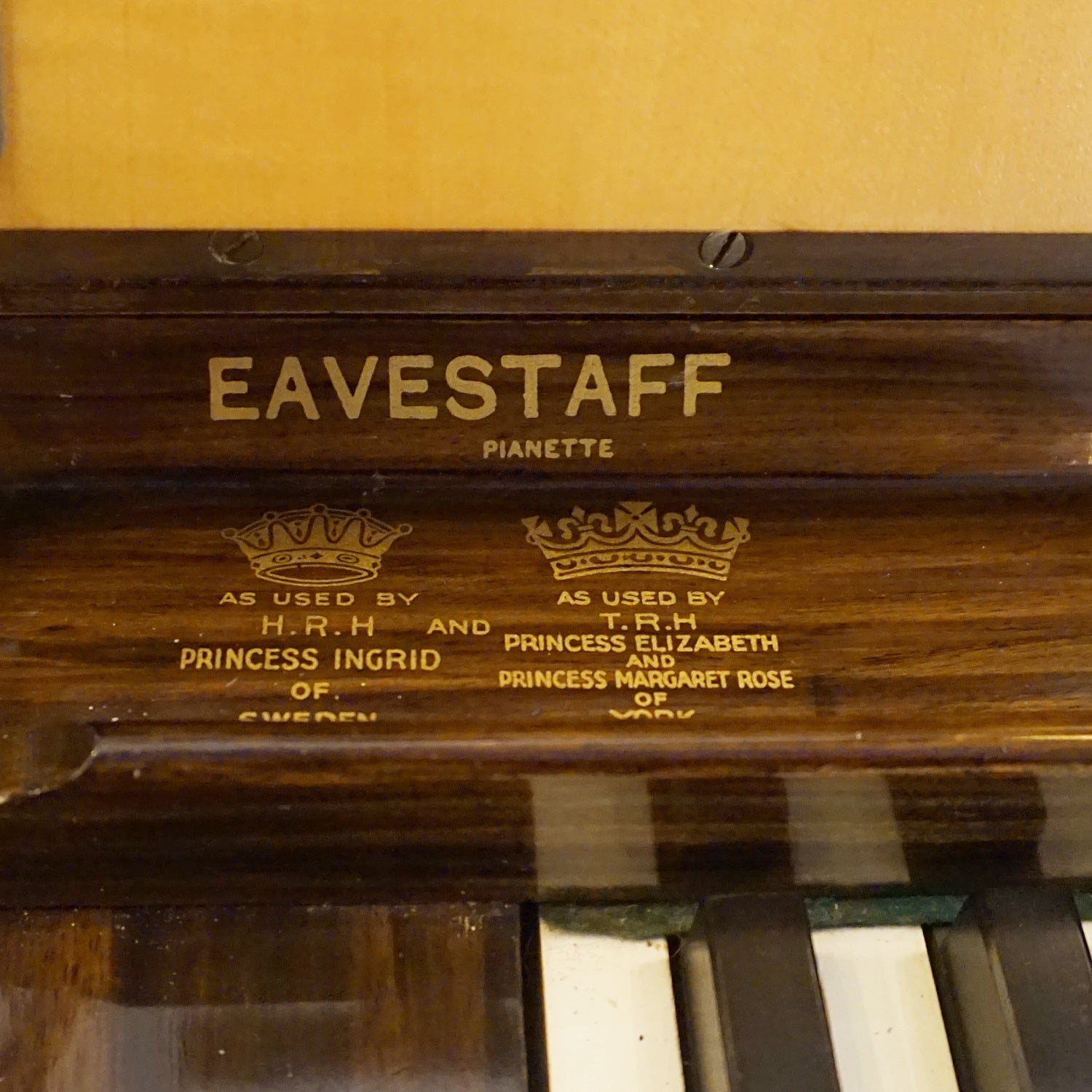 Art Deco Satin Birch Veneered-Eavestaff-Upright-Piano-Art-Deco-Original-Jeroen Markies Art Deco