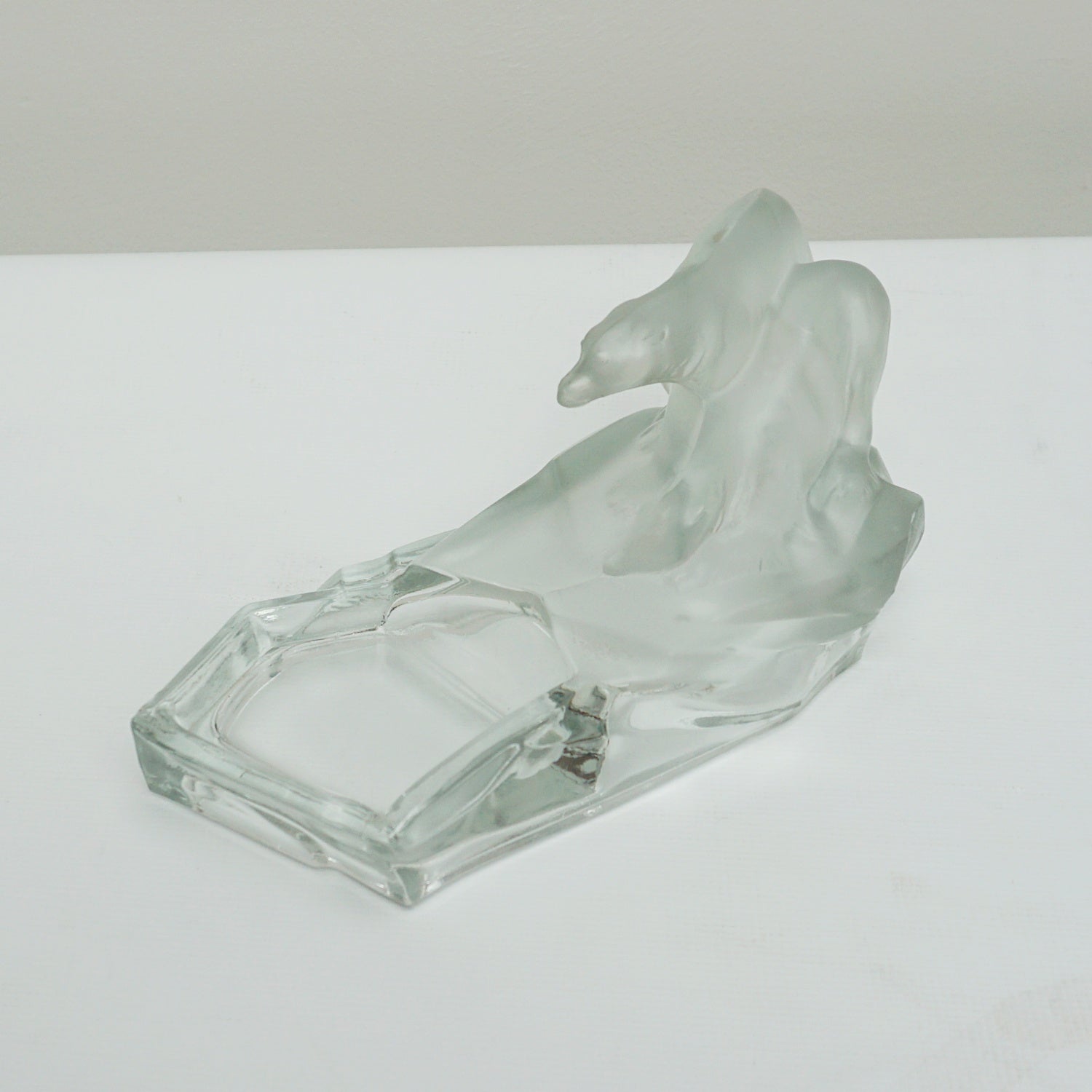 1930's Art Deco Polar Bear Frosted and Clear Glass Ashtray Vintage Ashtray - Jeroen Markies Art Deco