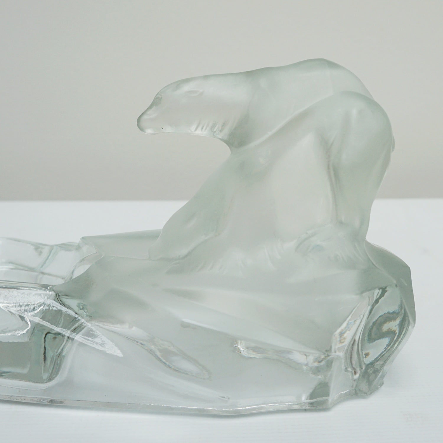 1930's Art Deco Polar Bear Frosted and Clear Glass Ashtray Vintage Ashtray - Jeroen Markies Art Deco