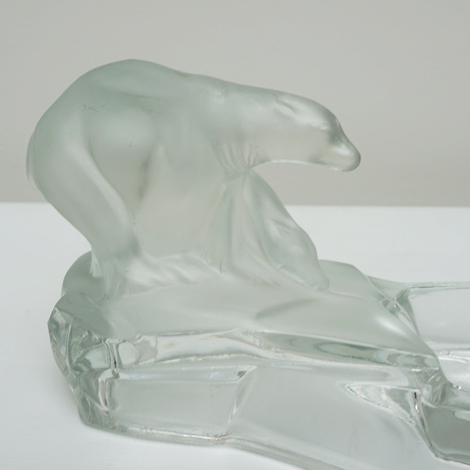 1930's Art Deco Polar Bear Frosted and Clear Glass Ashtray Vintage Ashtray - Jeroen Markies Art Deco