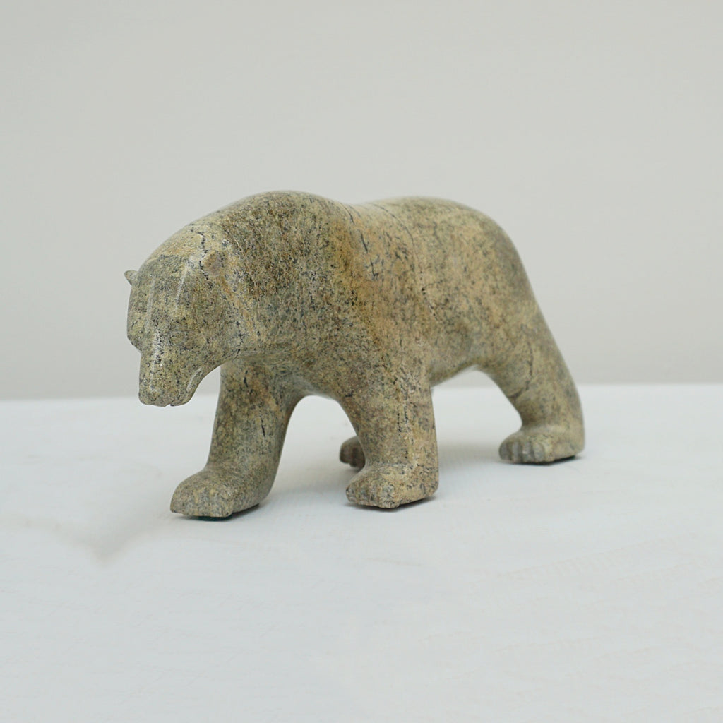 Original Contemporary Inuit Sculpture of a Carved Polar Bear in Serpentinite by Tim Pee - Jeroen Markies Art Deco