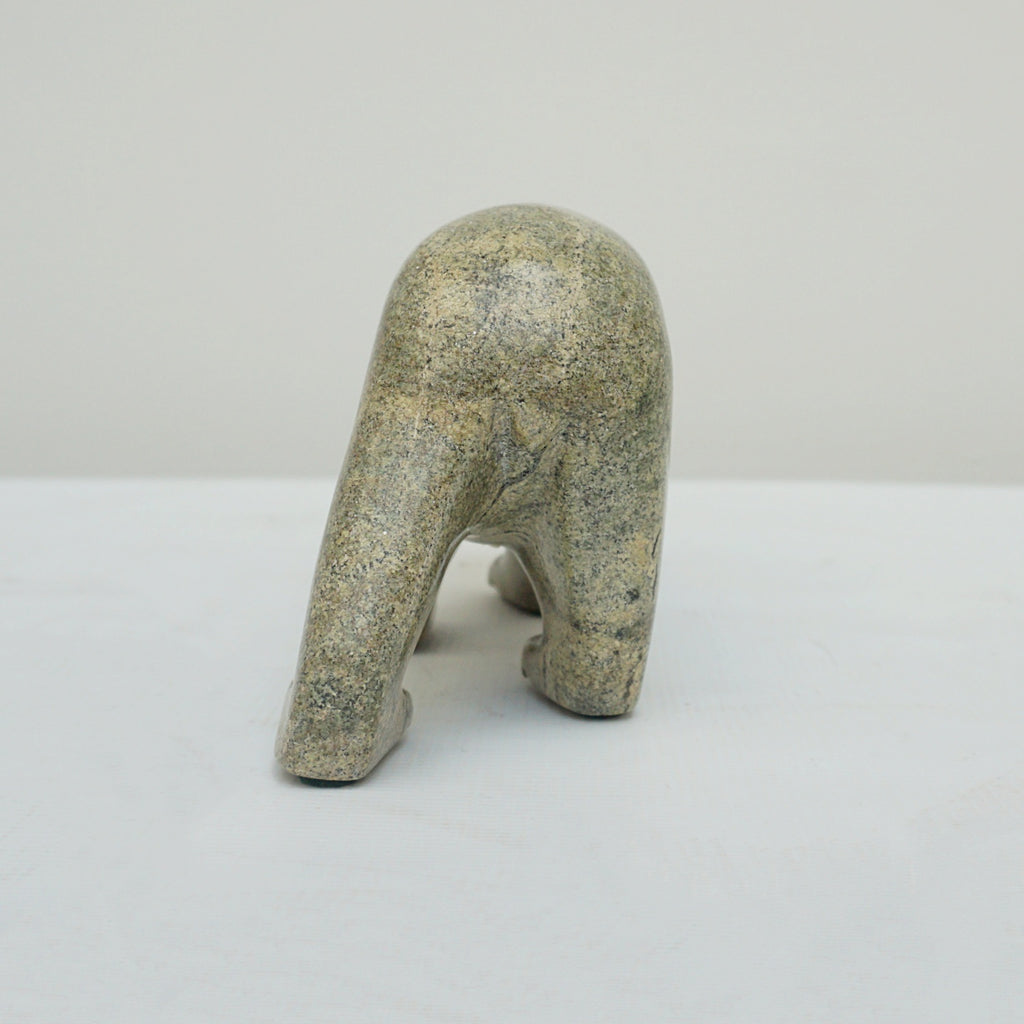 Original Contemporary Inuit Sculpture of a Carved Polar Bear in Serpentinite by Tim Pee - Jeroen Markies Art Deco