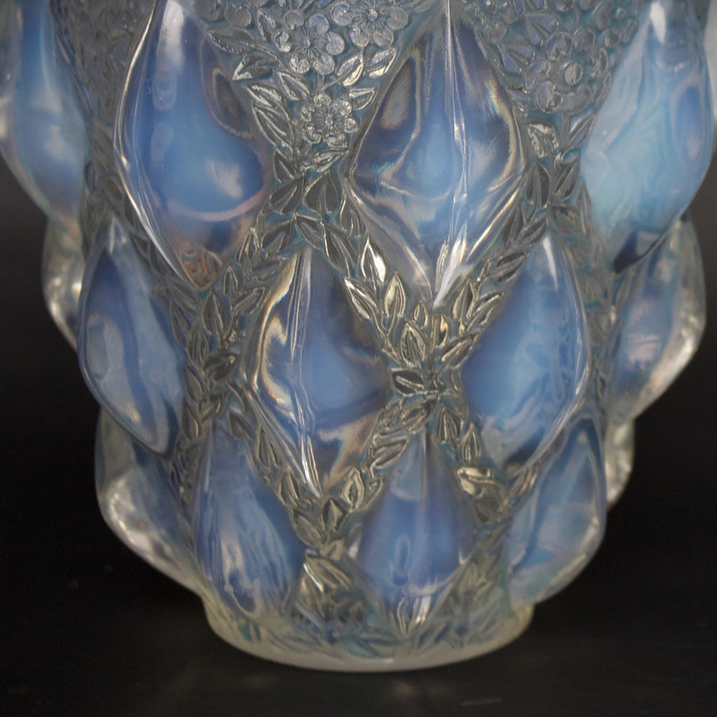 'Rampillon' Art Deco Opalescent Glass Vase by René Lalique - René Lalique Glass -  Jeroen Markies Art Deco