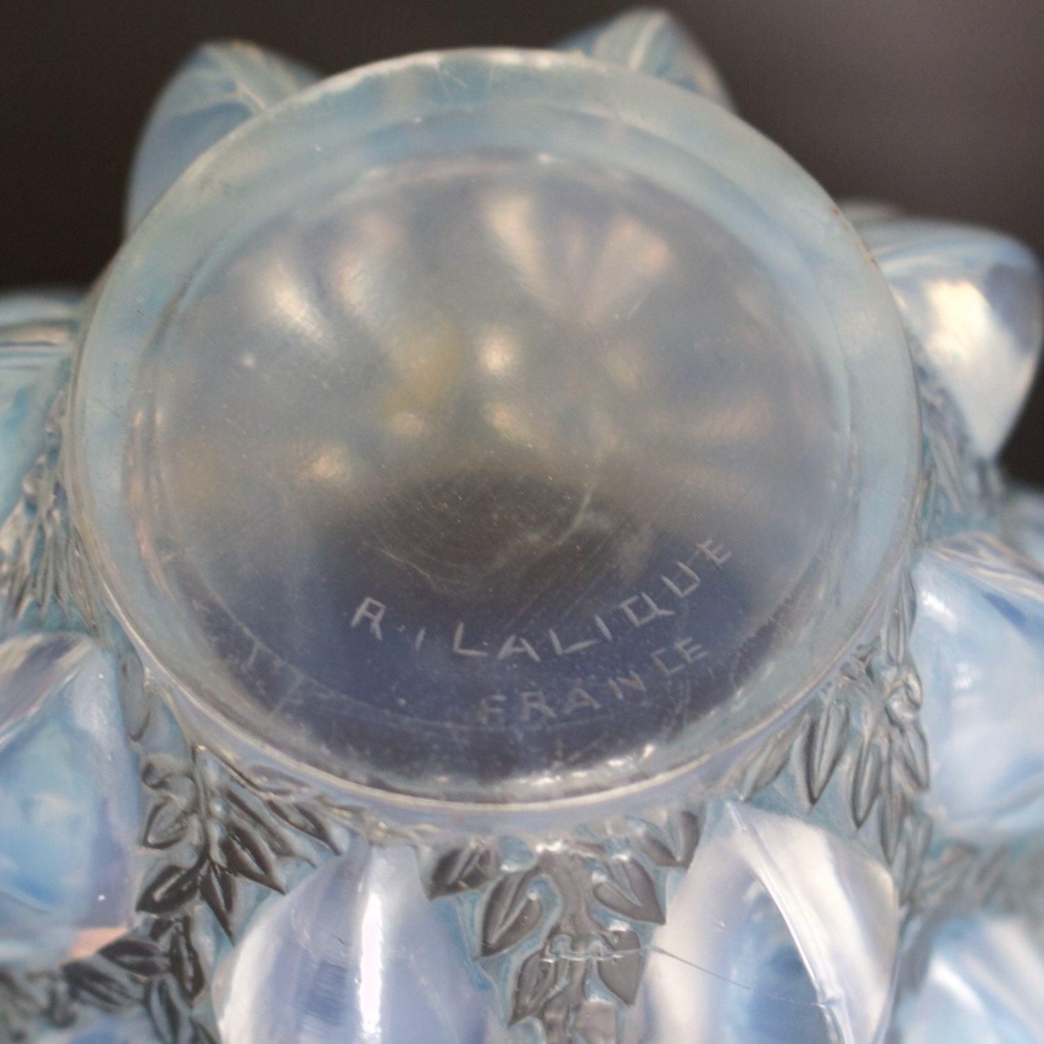 'Rampillon' Art Deco Opalescent Glass Vase by René Lalique - René Lalique Glass -  Jeroen Markies Art Deco