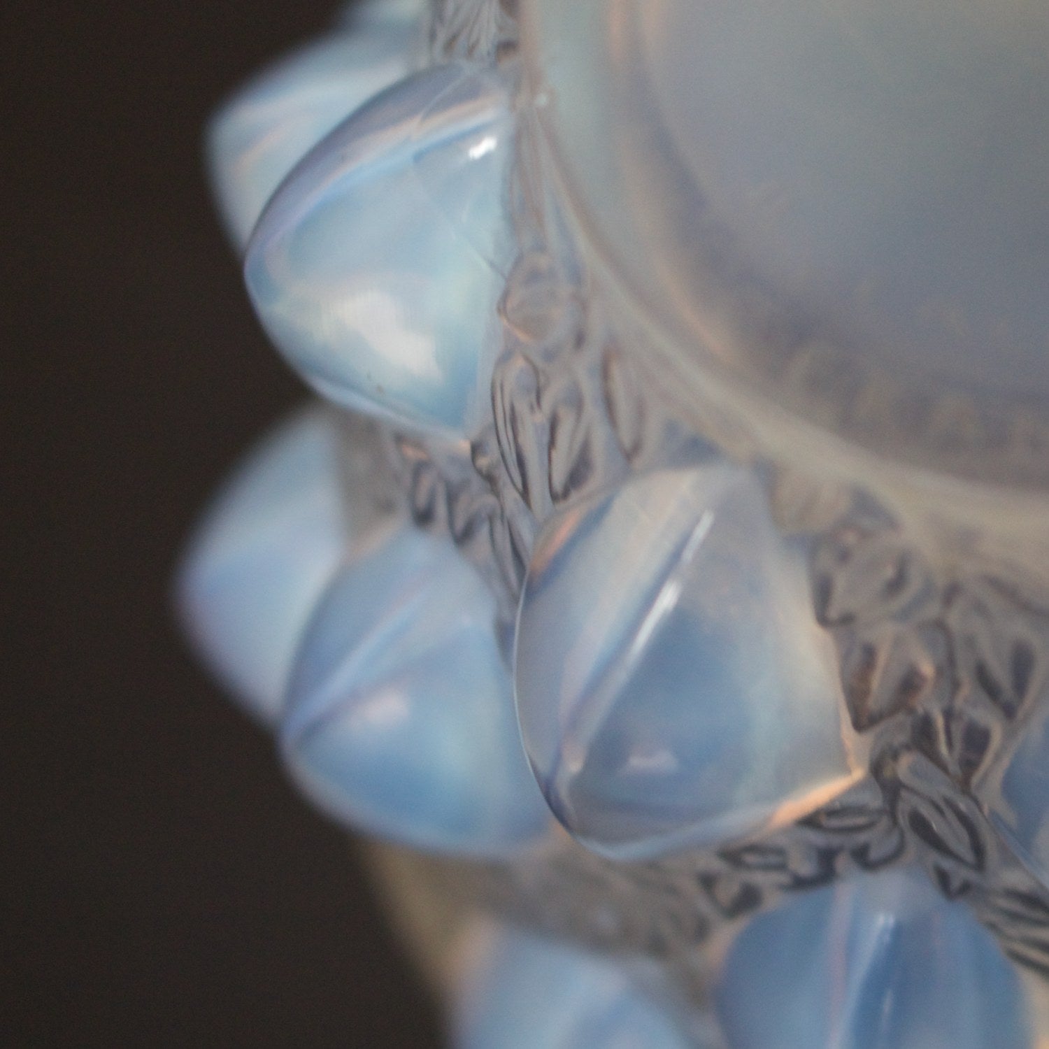 Rampillon Opalescent Glass Vase by René Lalique - René Lalique Glass -  Jeroen Markies Art Deco