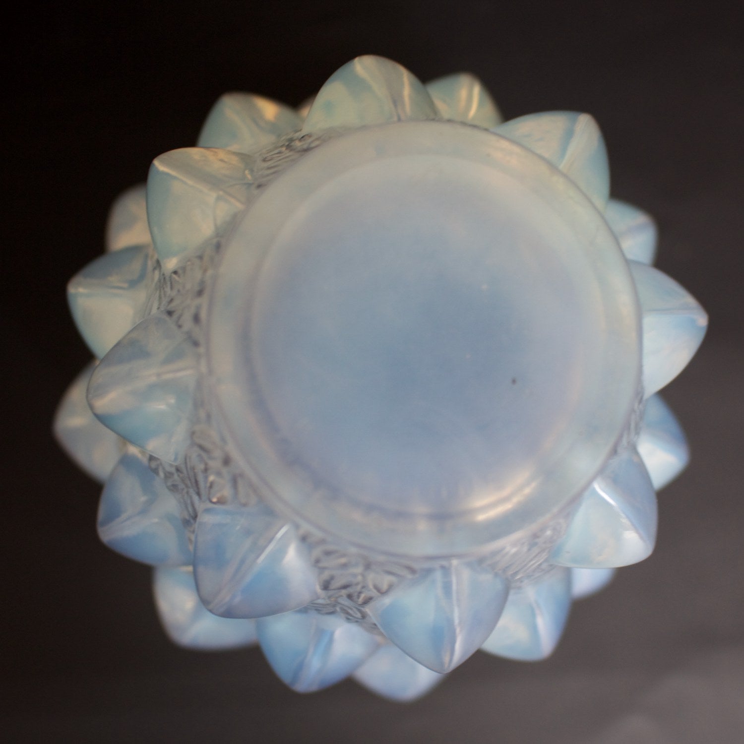 Rampillon Opalescent Glass Vase by René Lalique - René Lalique Glass -  Jeroen Markies Art Deco