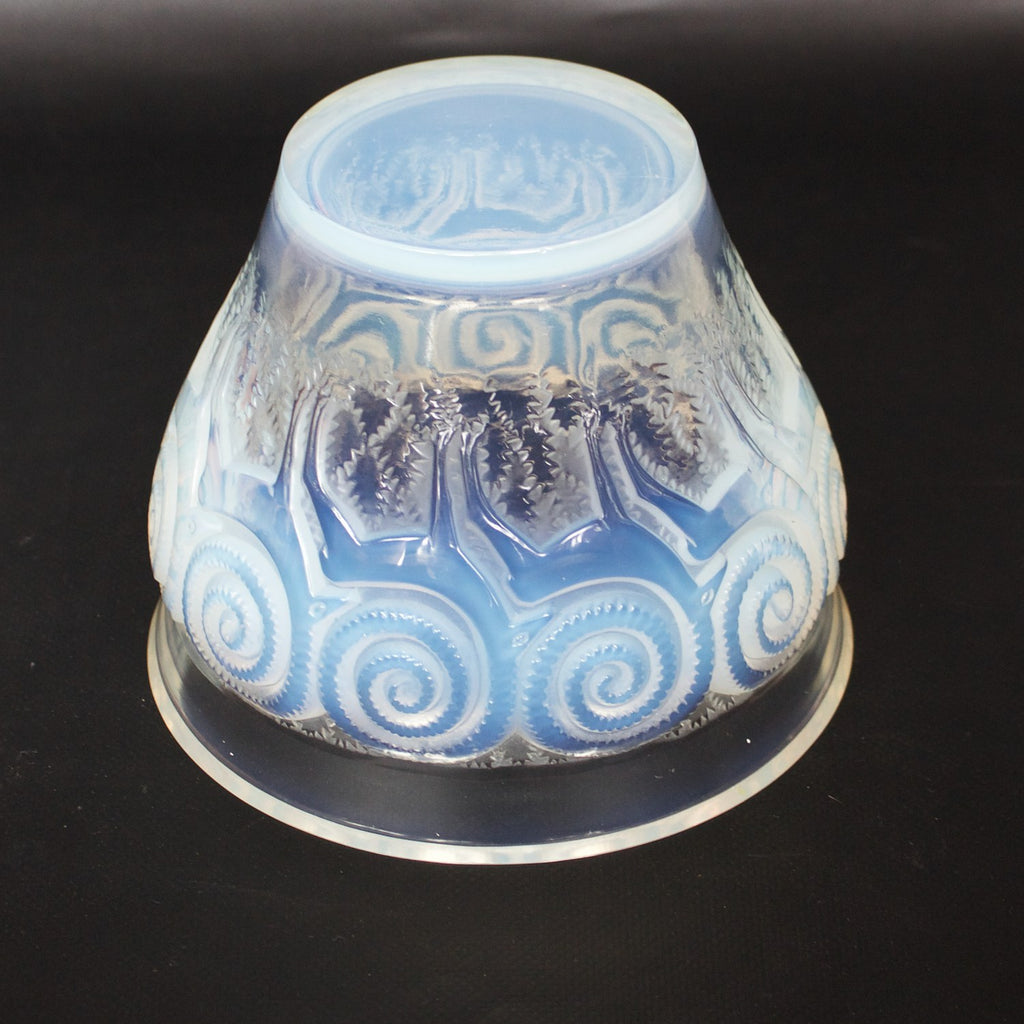 Rennes, Art Deco opalescent and clear glass vase - René Lalique Glass - Jeroen Markies Art Deco