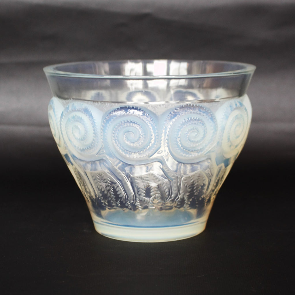 Rennes, Art Deco opalescent and clear glass vase - René Lalique Glass - Jeroen Markies Art Deco