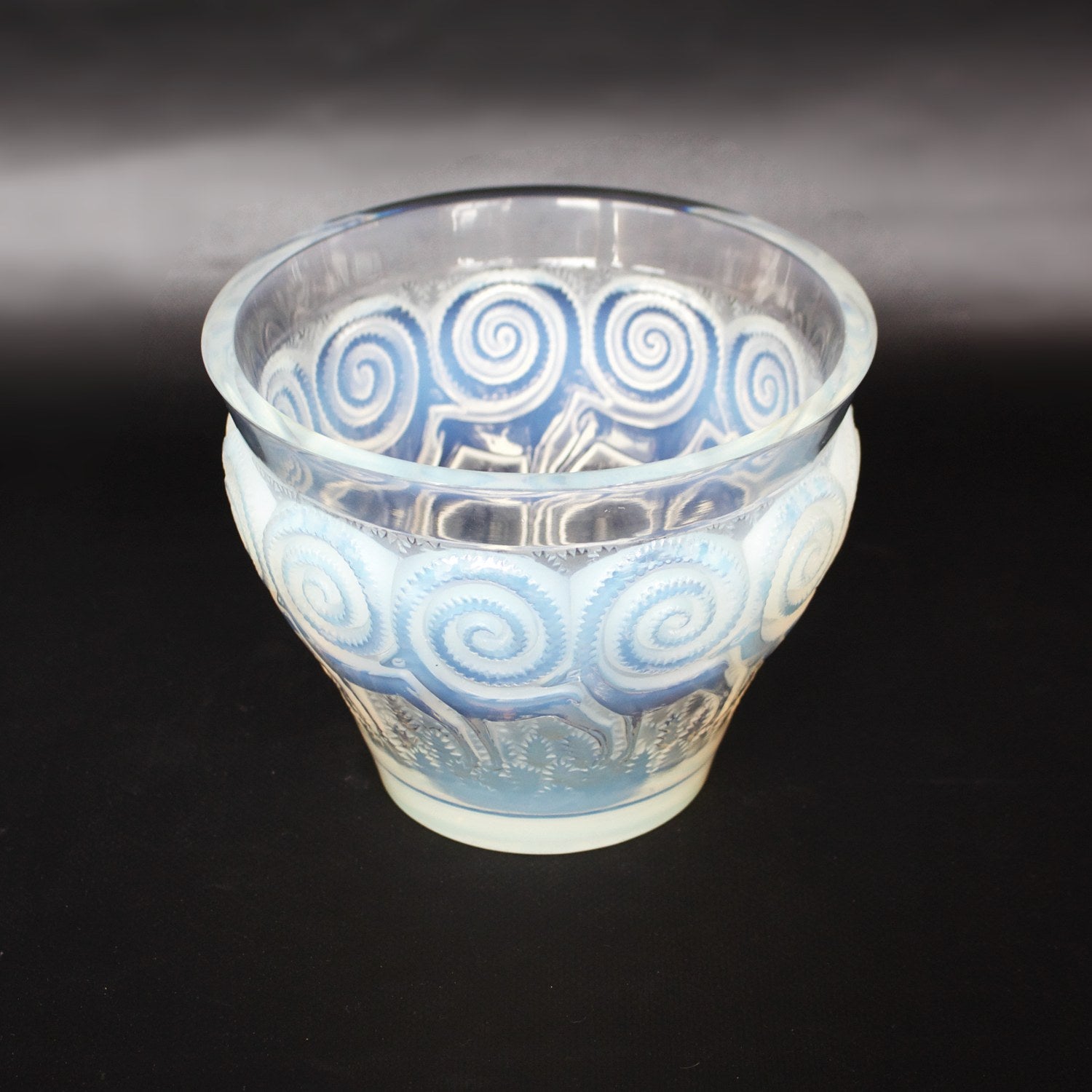 Rennes, Art Deco opalescent and clear glass vase - René Lalique Glass - Jeroen Markies Art Deco