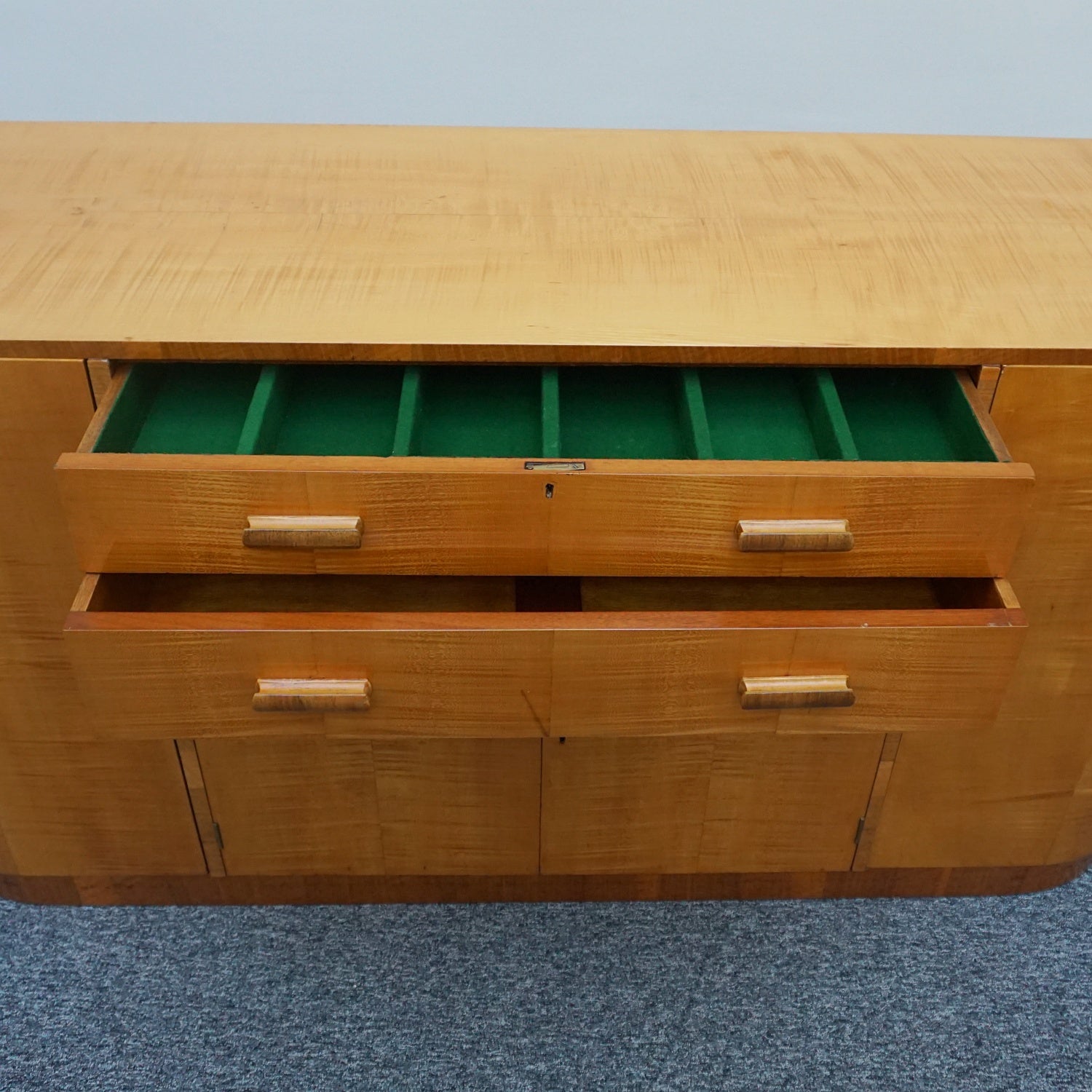 Vintage Art Deco Satinbirch and walnut sideboard - Jeroen Markies Art Deco