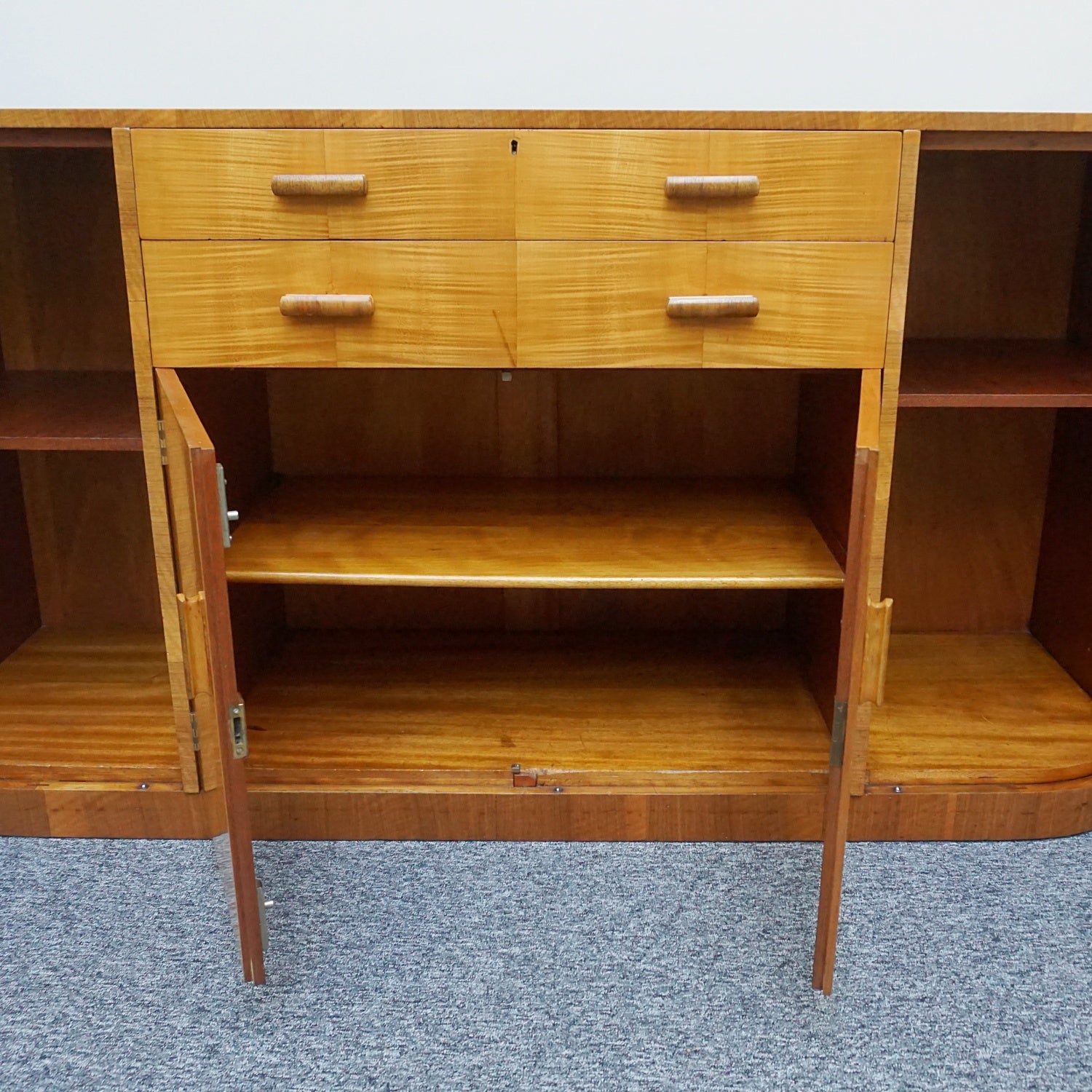 Vintage Art Deco Satinbirch and walnut sideboard - Jeroen Markies Art Deco