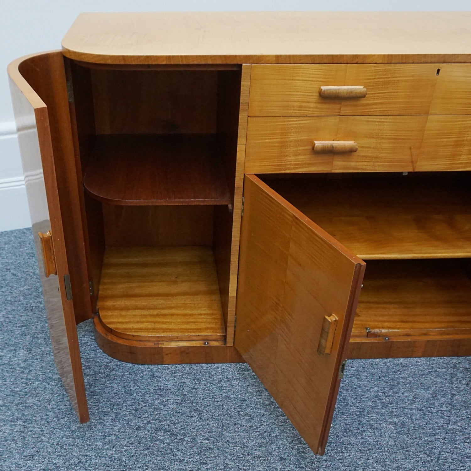 Vintage Art Deco Satinbirch and walnut sideboard - Jeroen Markies Art Deco
