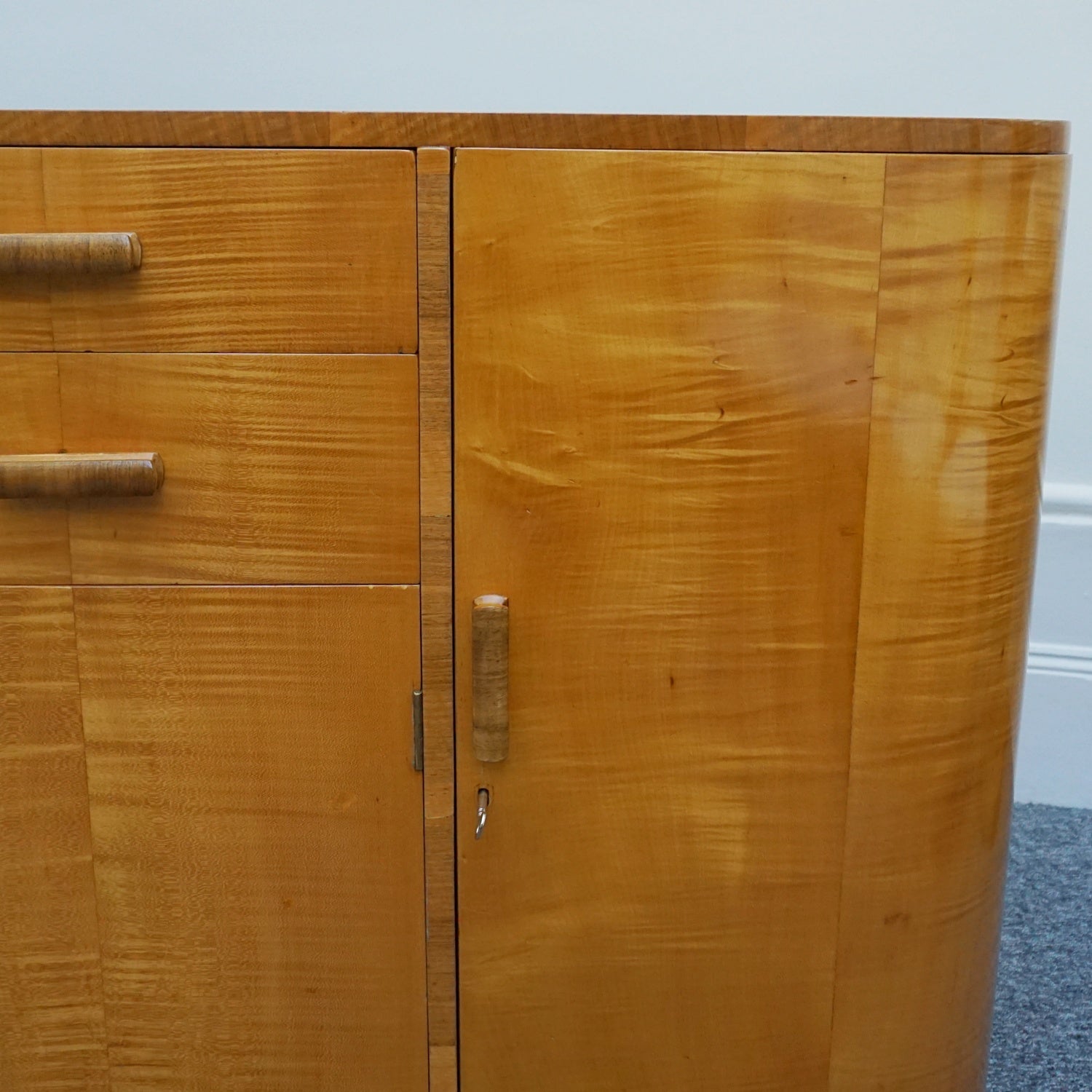 Vintage Art Deco Satinbirch and walnut sideboard - Jeroen Markies Art Deco