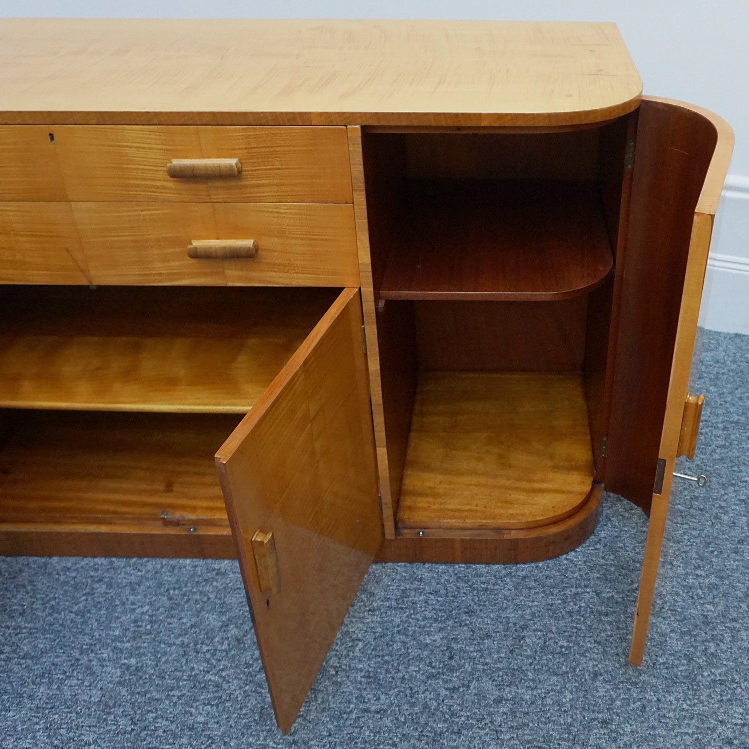 Vintage Art Deco Satinbirch and walnut sideboard - Jeroen Markies Art Deco