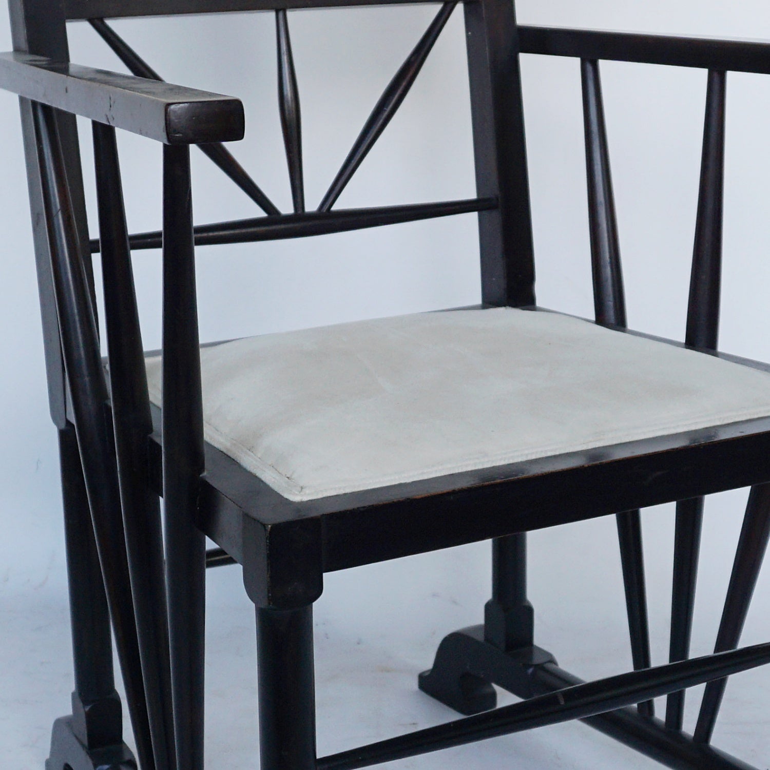 Arts & Crafts Armchair Edward William Godwin Crica 1880 - Jeroen Markies Art Deco