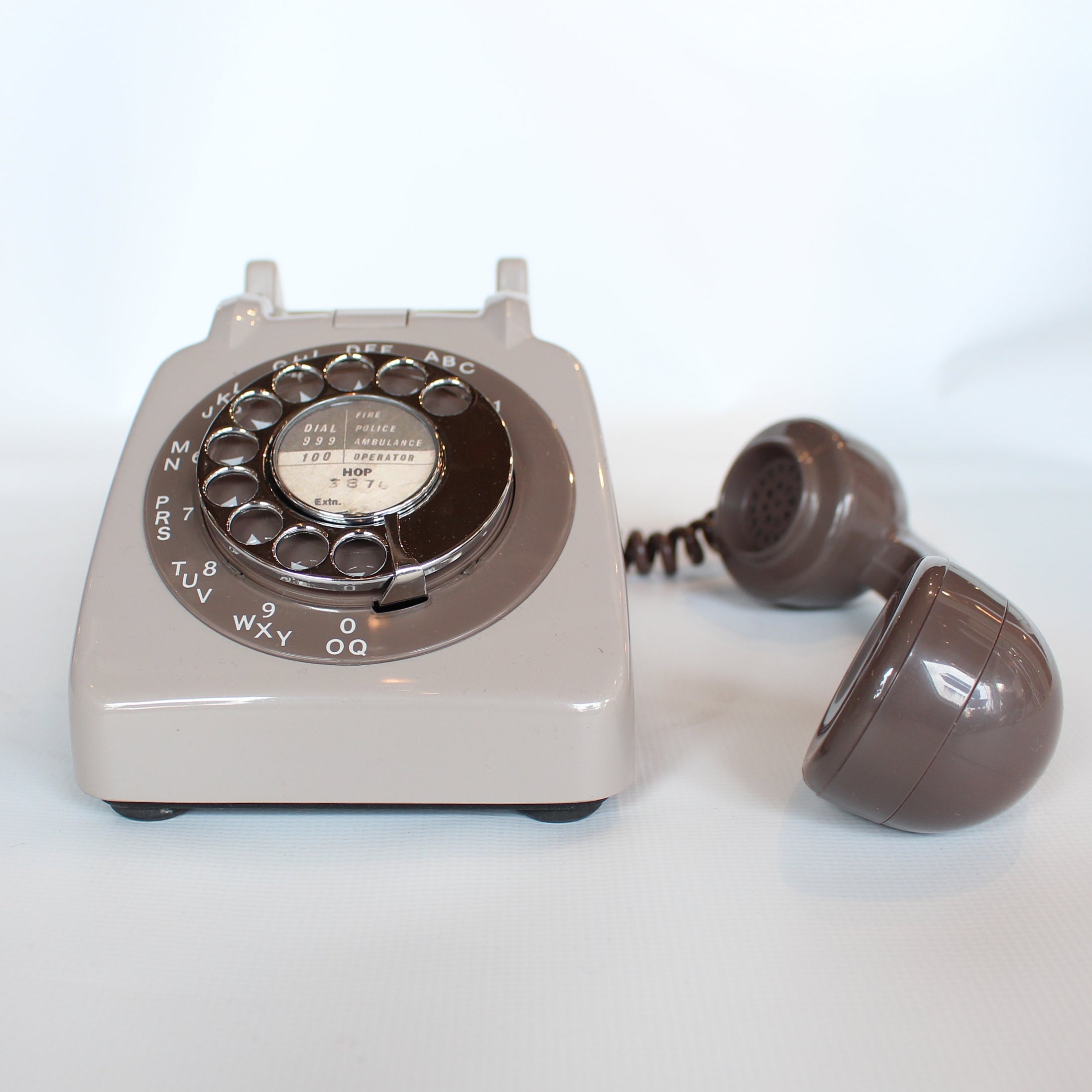 Two-tone Grey GPO model 706 telephone at Jeroen Markies