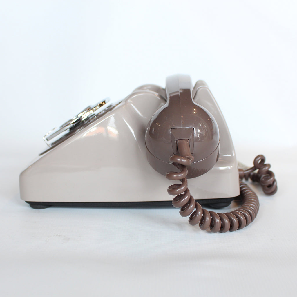 Two-tone Grey GPO model 706 telephone at Jeroen Markies