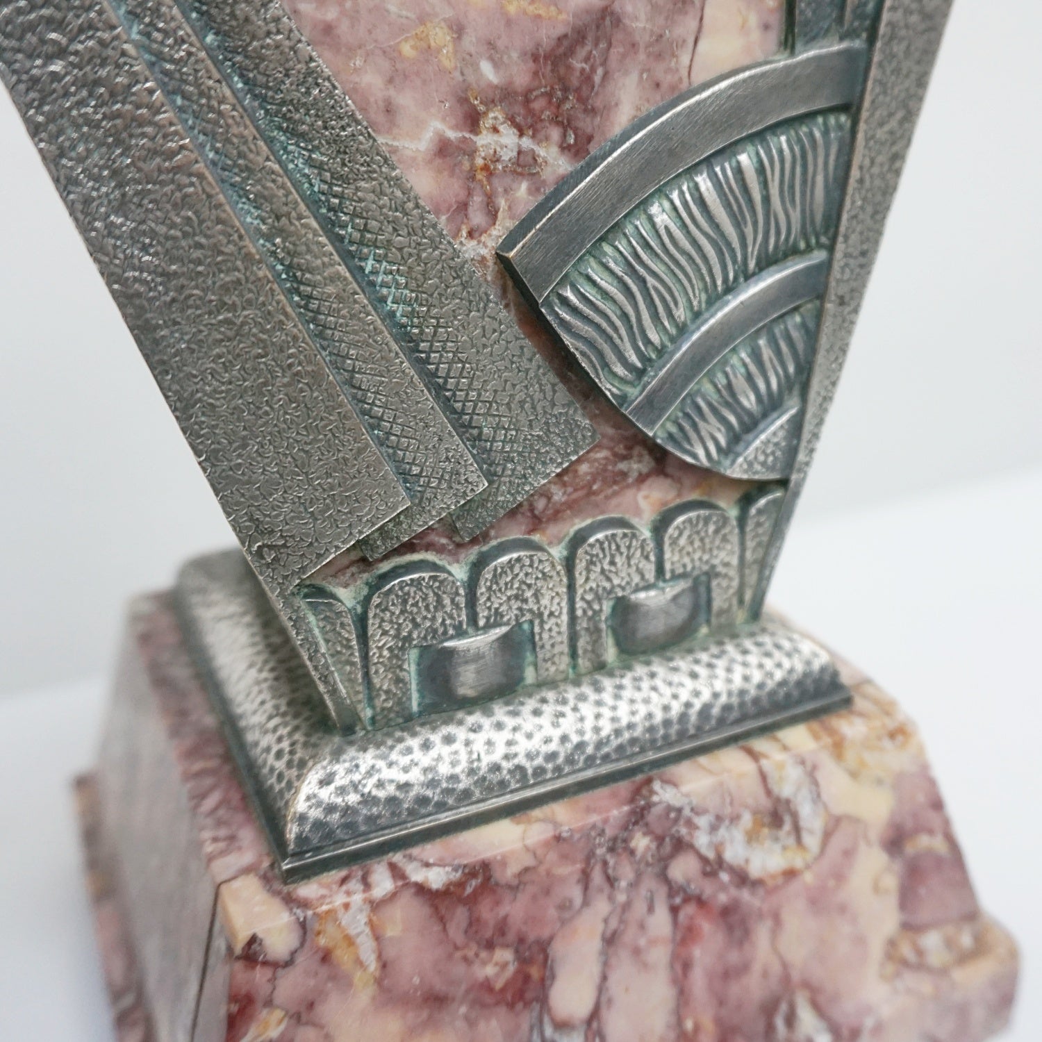 An Art Deco cubist clock attributed to George Lavroff - Jeroen Markies Art Deco