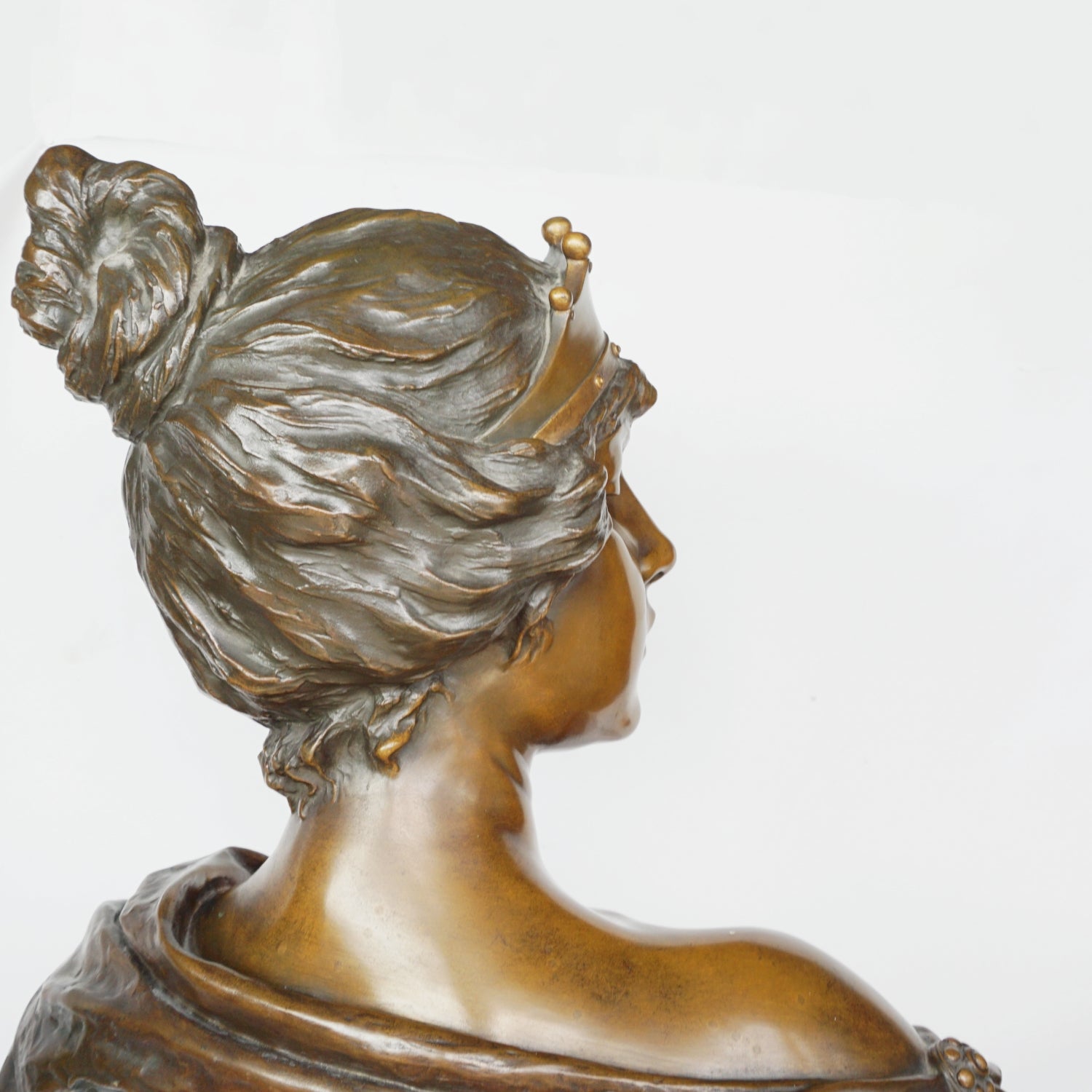 'Lucréce' by Emmanuel Villanis - Bronze Bust - Art deco bronze sculpture - Jeroen Markies Art Deco
