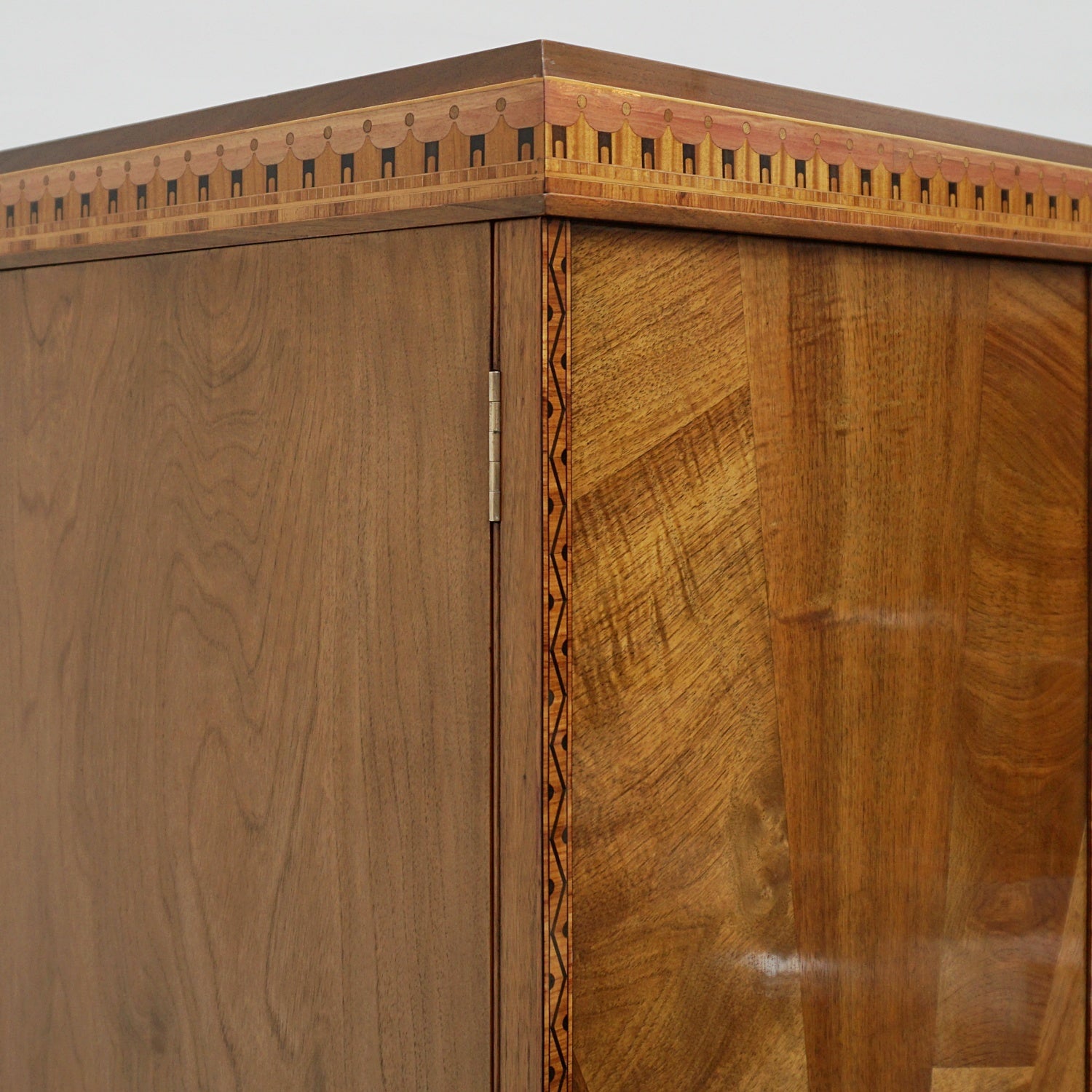 Art Deco Wardrobe by Frederick Restall Ltd Circa 1935 Birmingham handmade furniture - Jeroen Markies Art Deco